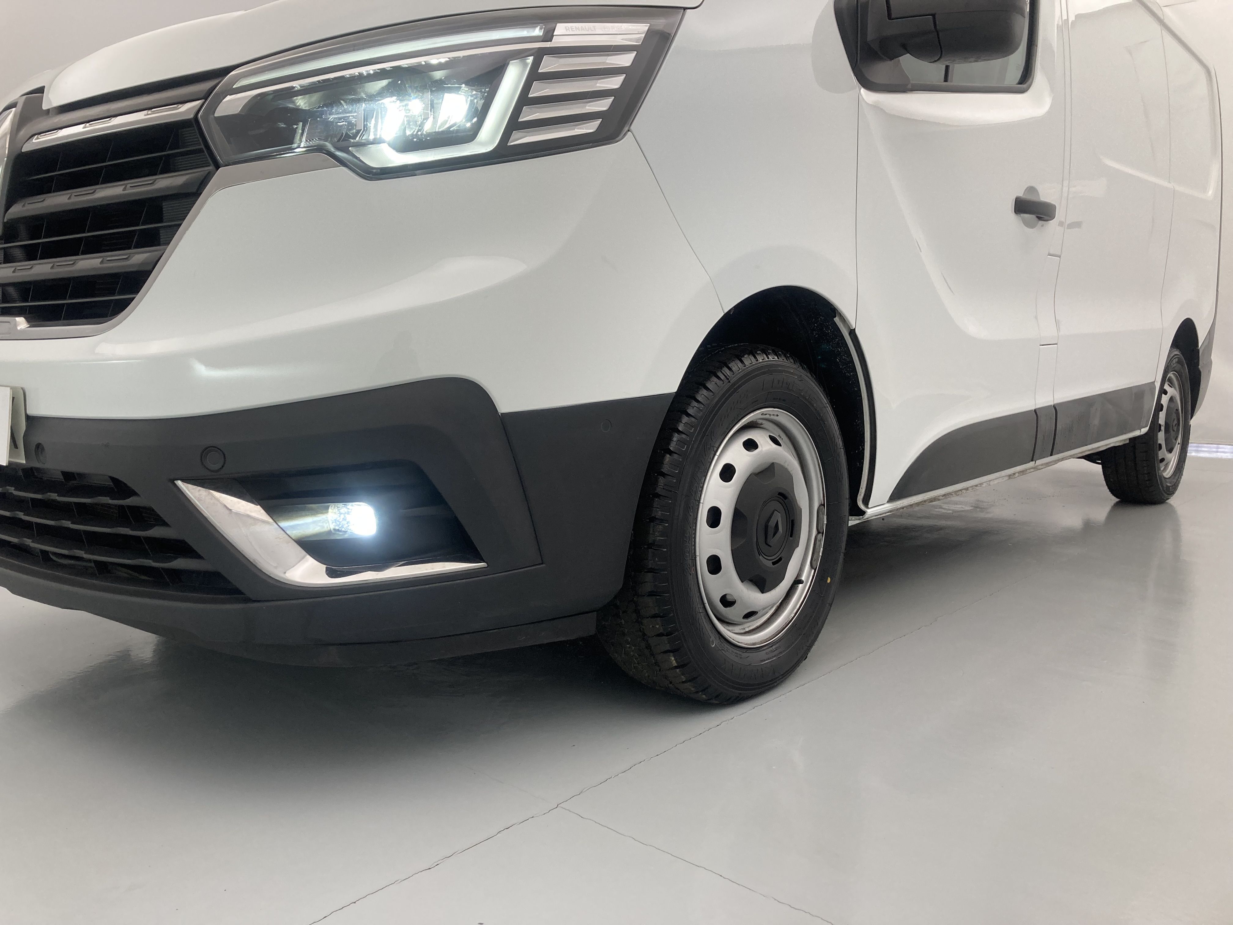renault trafic furgon l1h1 2.0 BLUEDCI 130 2023 blanco glaciar 29