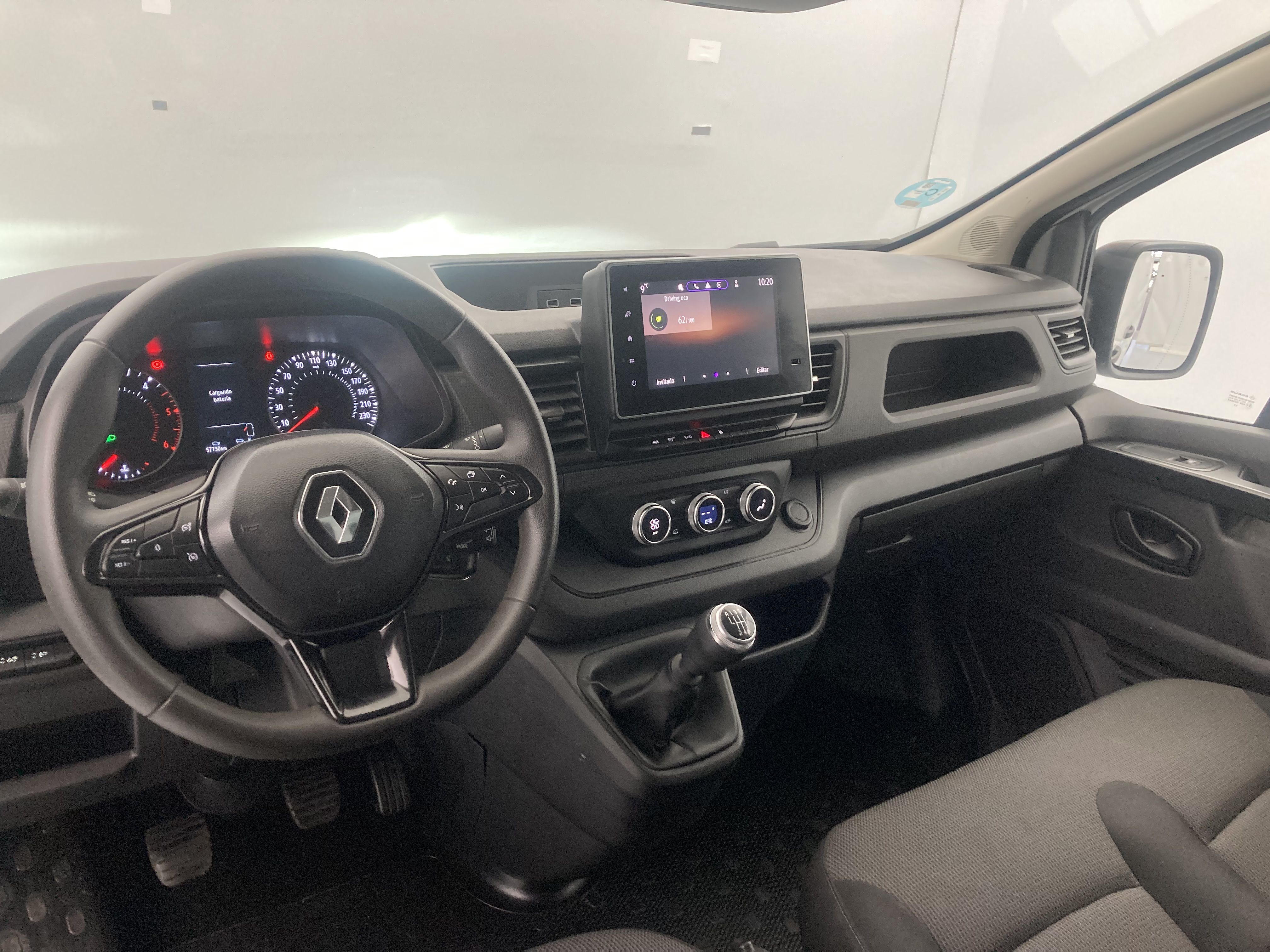 renault trafic furgon l1h1 2.0 BLUEDCI 130 2023 blanco glaciar 31