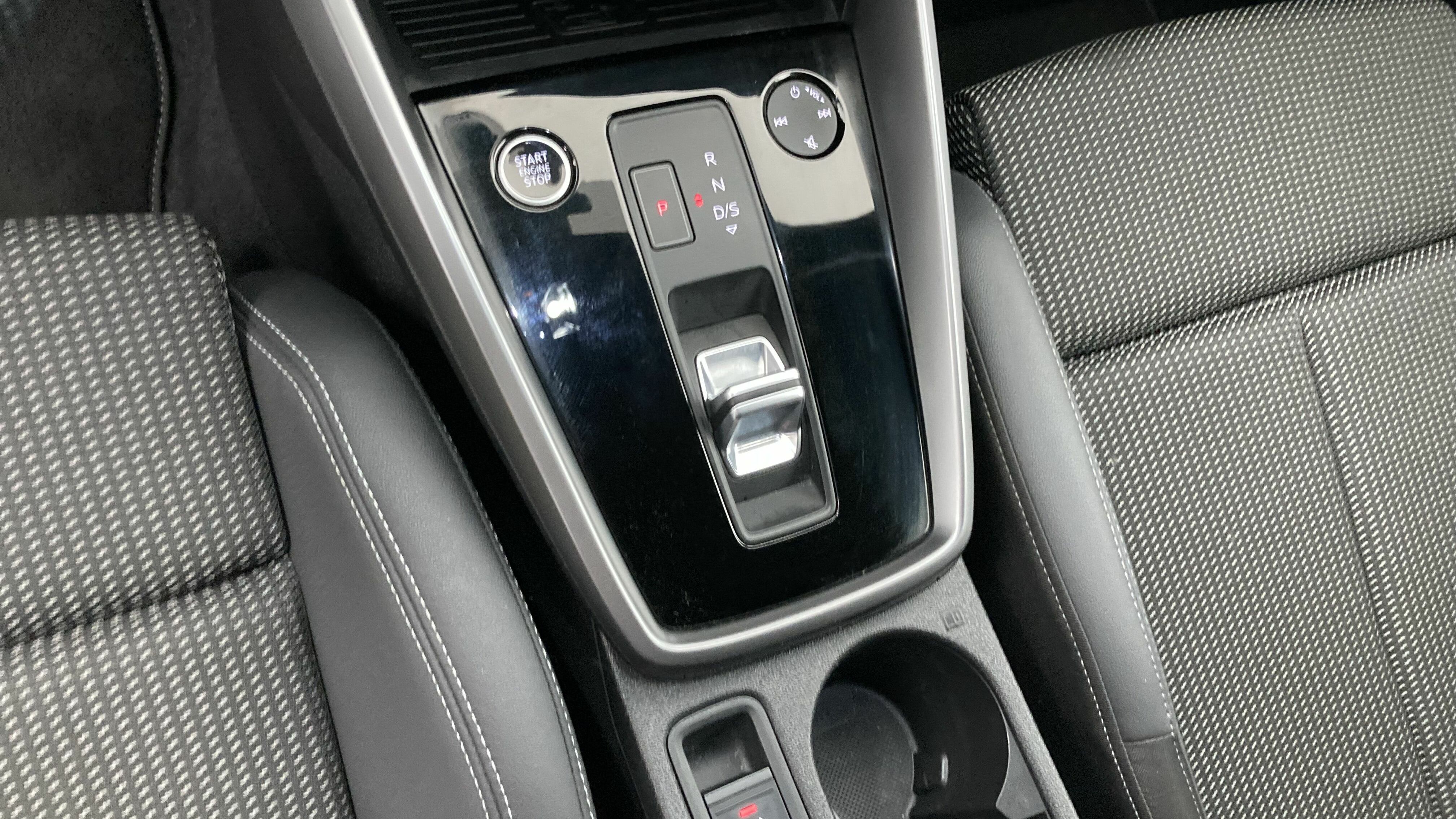 audi a3 sportback s line 35 TFSI 150 STRONIC 2023 gletscherweiss metallic 20