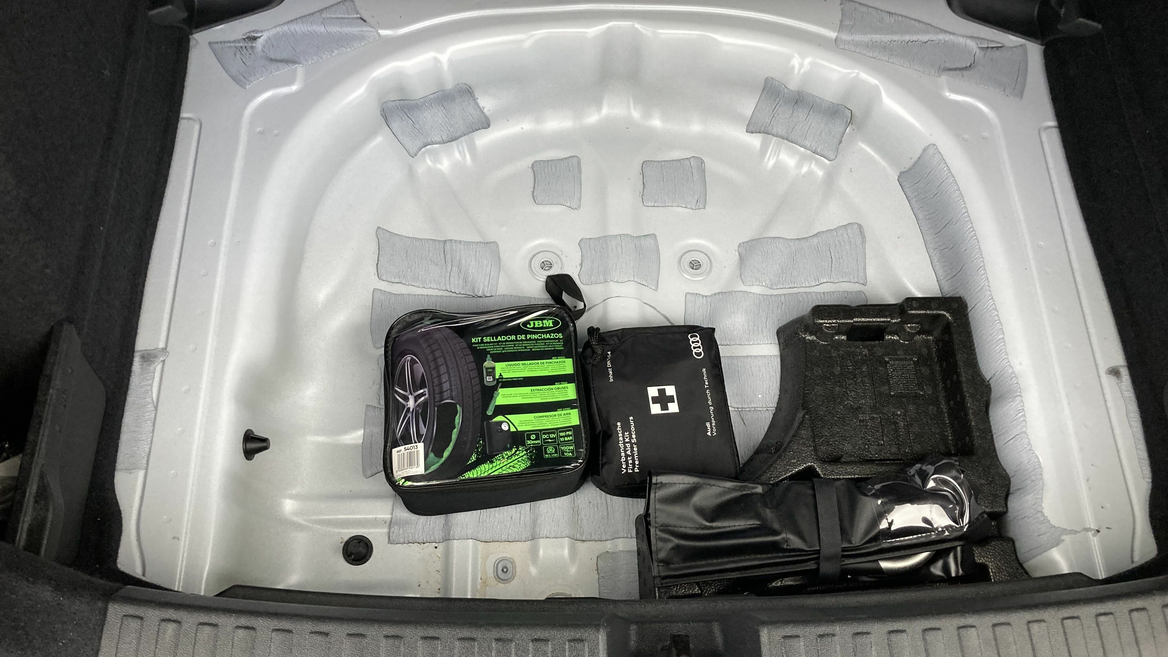 audi a3 sportback s line 35 TFSI 150 STRONIC 2023 gletscherweiss metallic 23