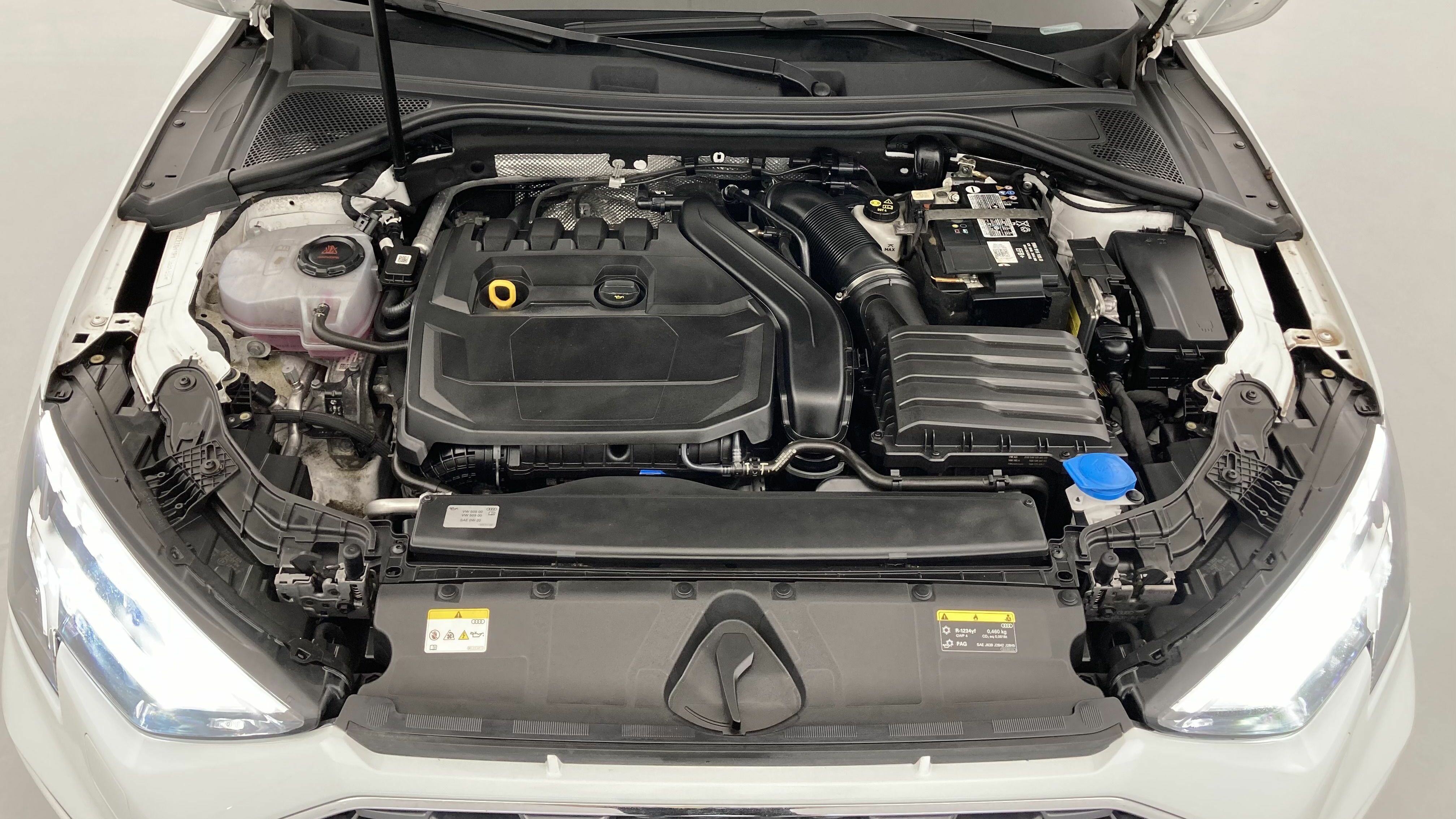 audi a3 sportback s line 35 TFSI 150 STRONIC 2023 gletscherweiss metallic 25