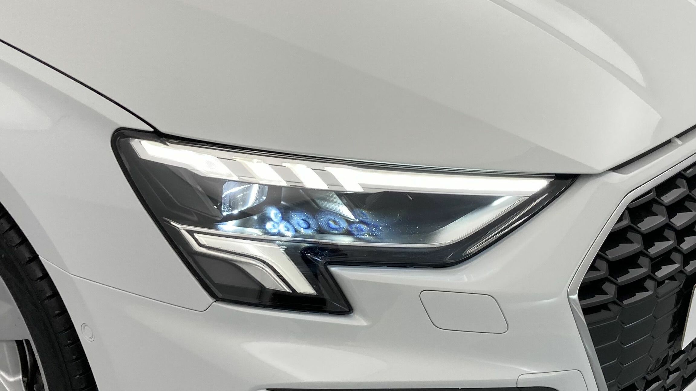 audi a3 sportback s line 35 TFSI 150 STRONIC 2023 gletscherweiss metallic 29