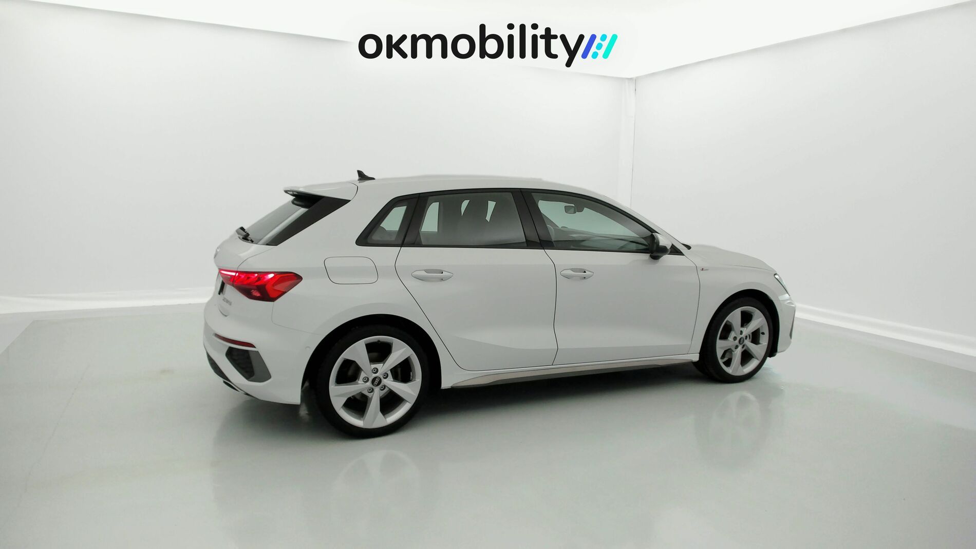 audi a3 sportback s line 35 TFSI 150 STRONIC 2023 gletscherweiss metallic 12