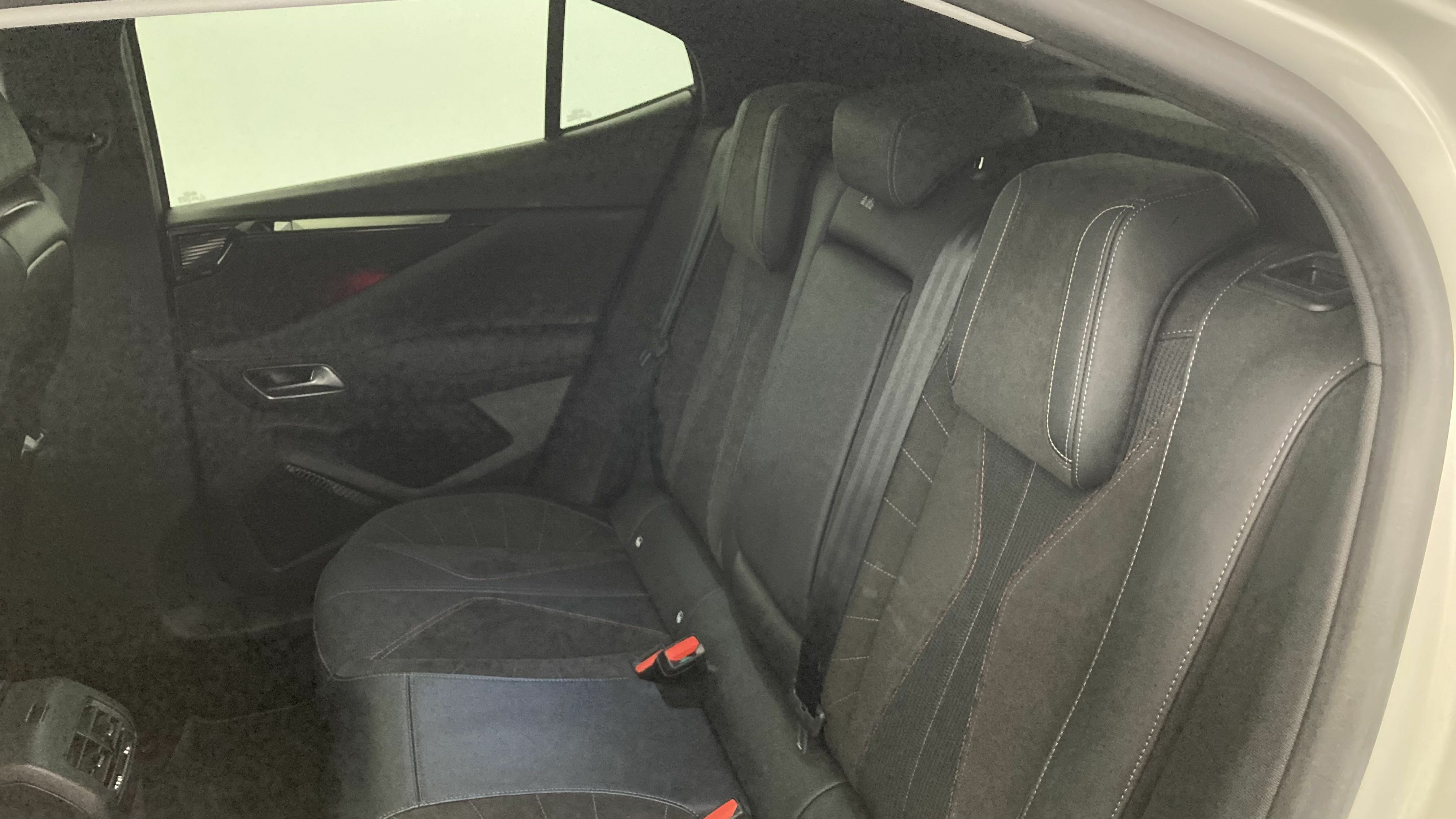 ds ds4 performance line + E-TENSE 225 CA 2023 crystal pearl 20