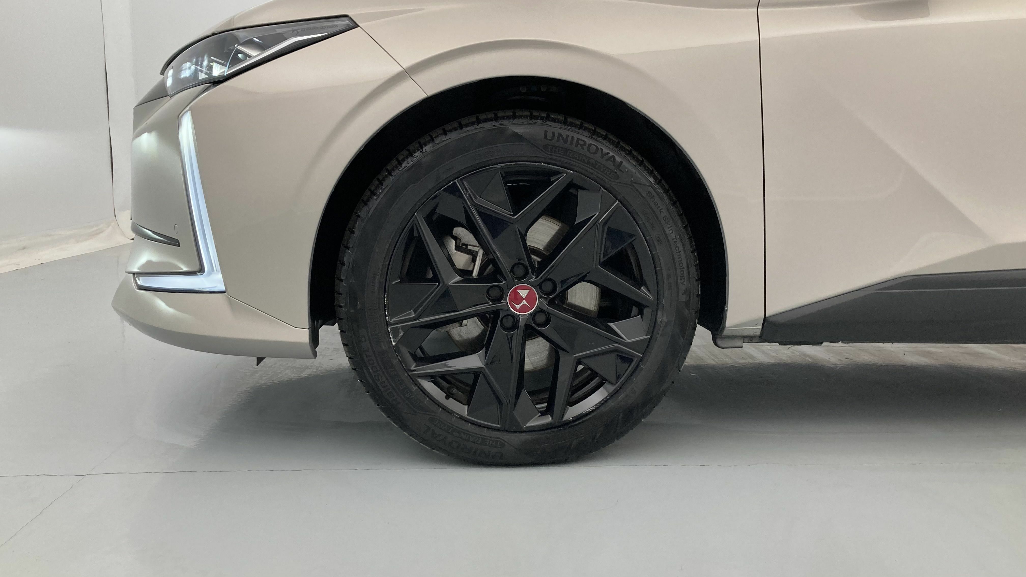 ds ds4 performance line + E-TENSE 225 CA 2023 crystal pearl 26