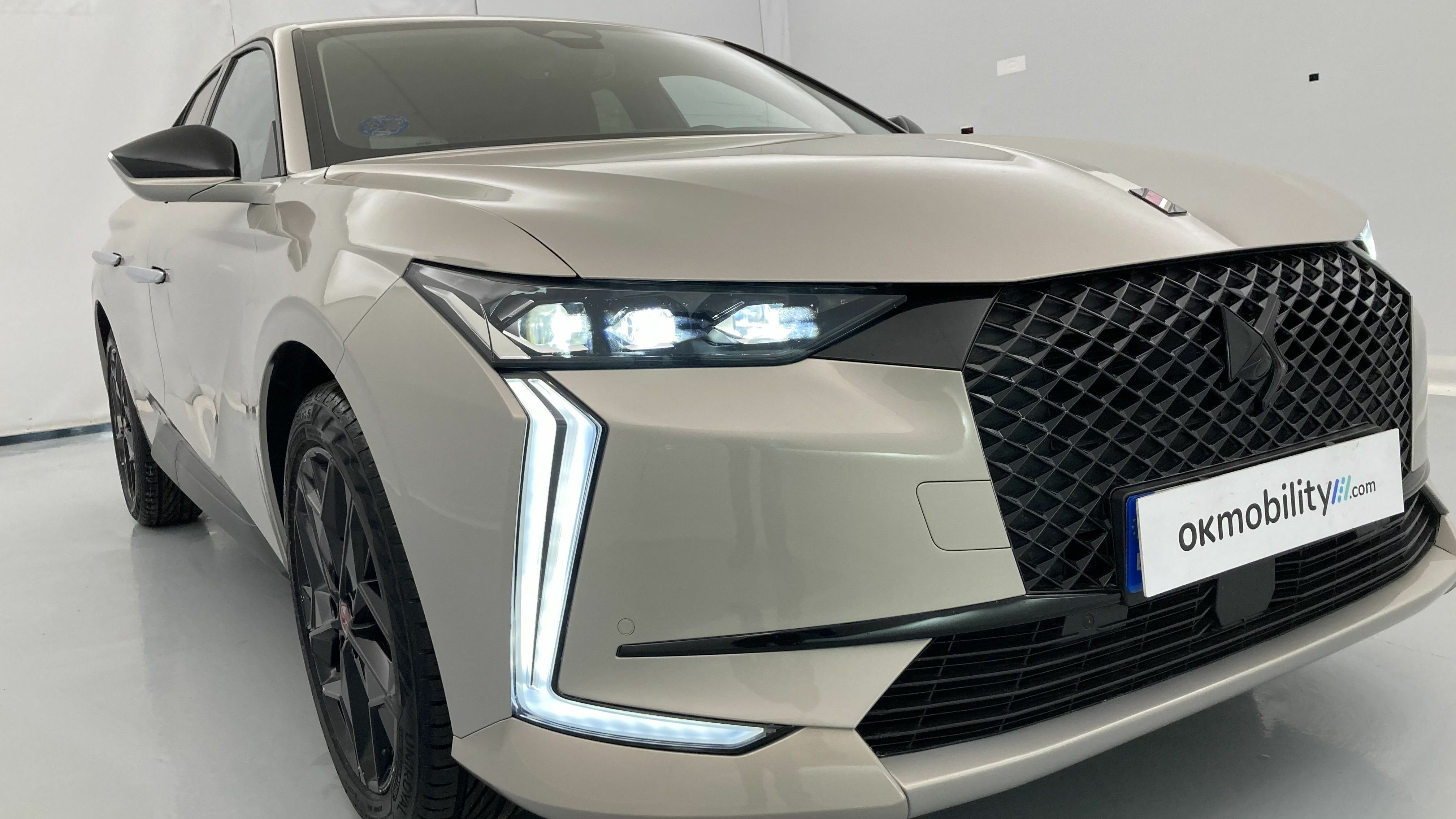 ds ds4 performance line + E-TENSE 225 CA 2023 crystal pearl 28