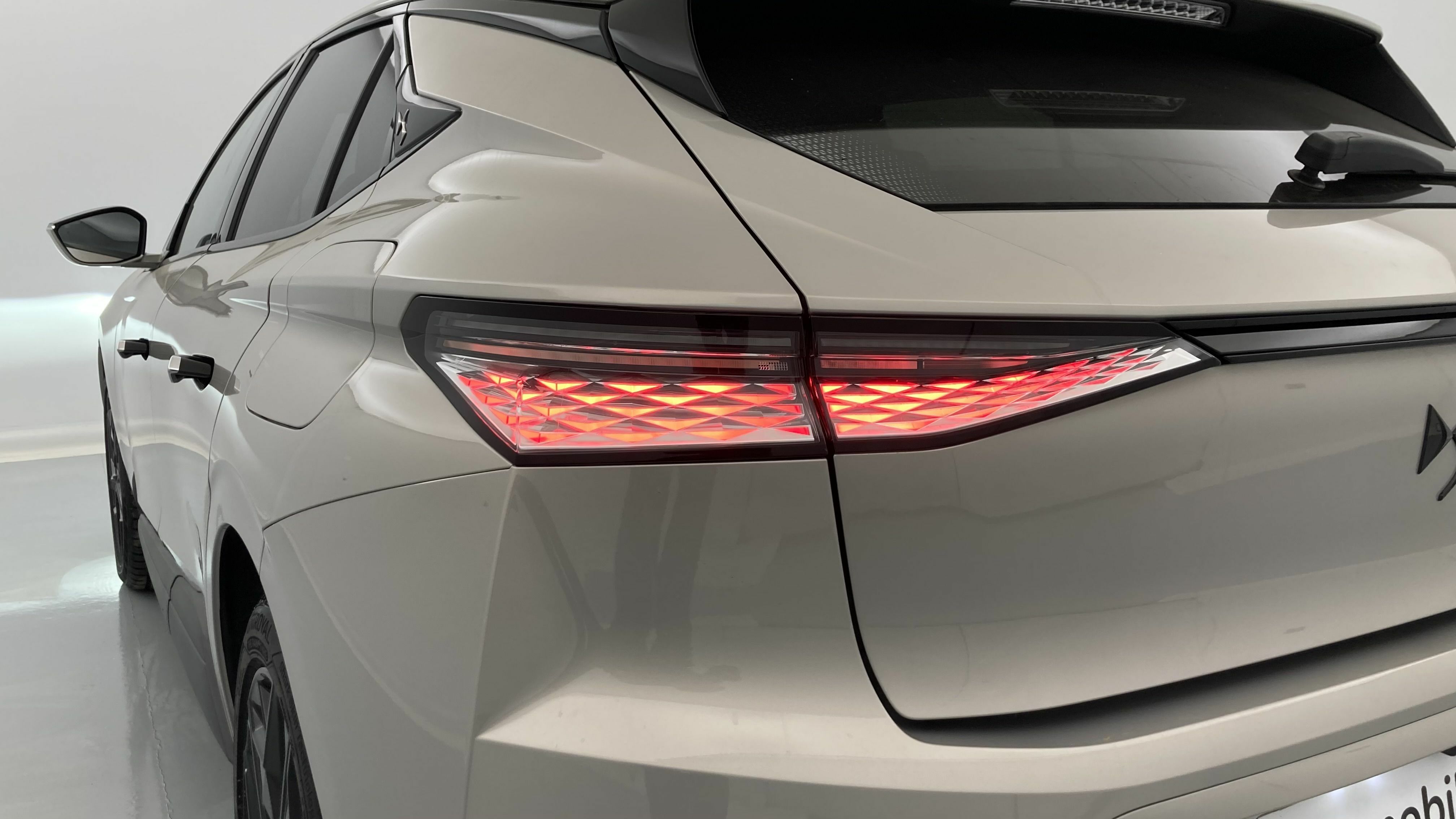 ds ds4 performance line + E-TENSE 225 CA 2023 crystal pearl 29