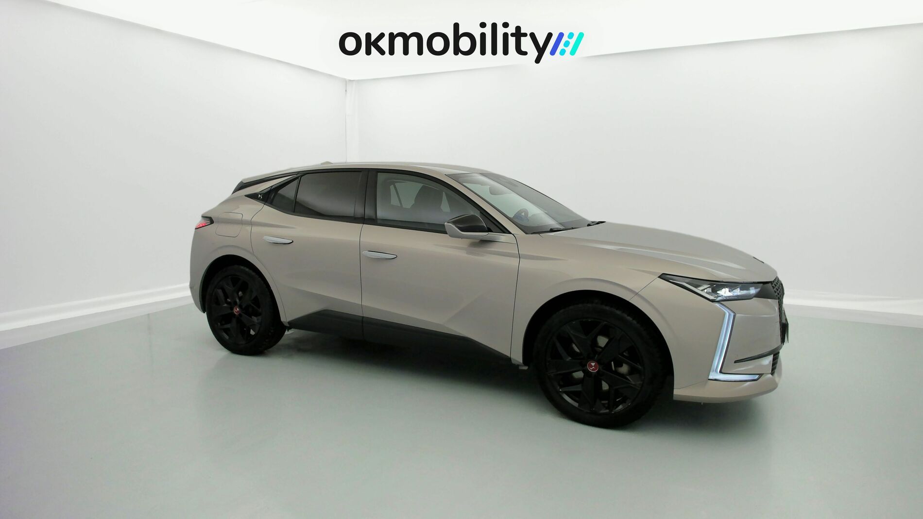 ds ds4 performance line + E-TENSE 225 CA 2023 crystal pearl 2