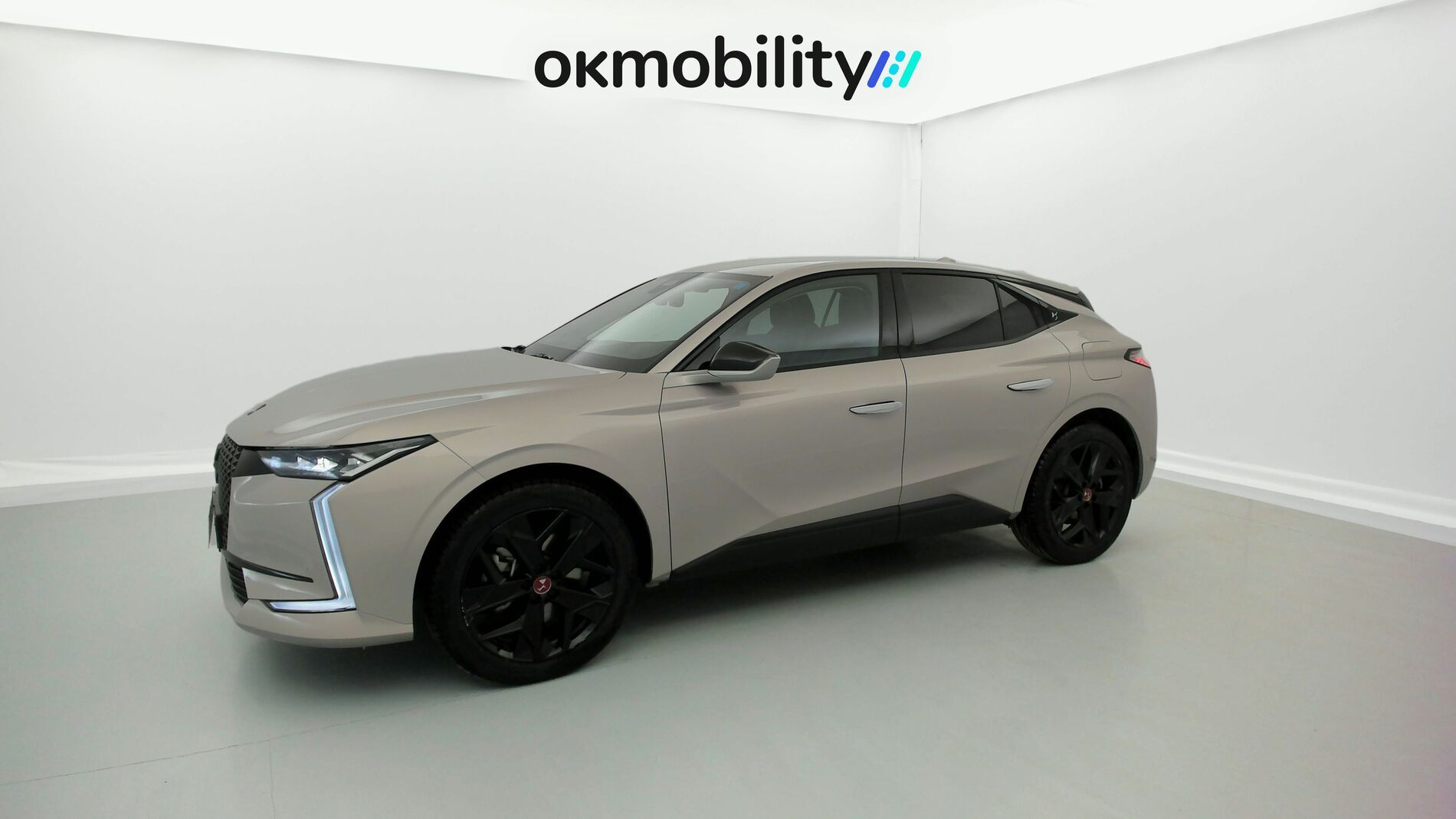 ds ds4 performance line + E-TENSE 225 CA 2023 crystal pearl 4