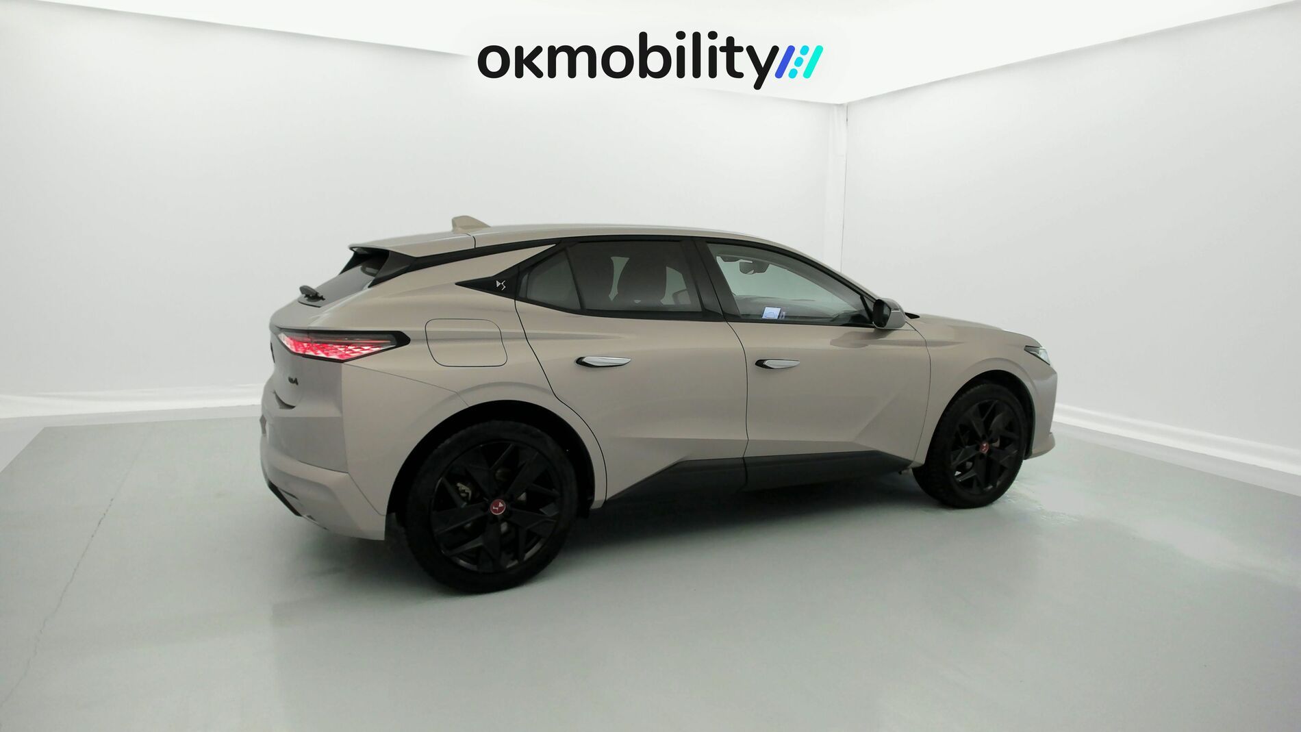 ds ds4 performance line + E-TENSE 225 CA 2023 crystal pearl 11