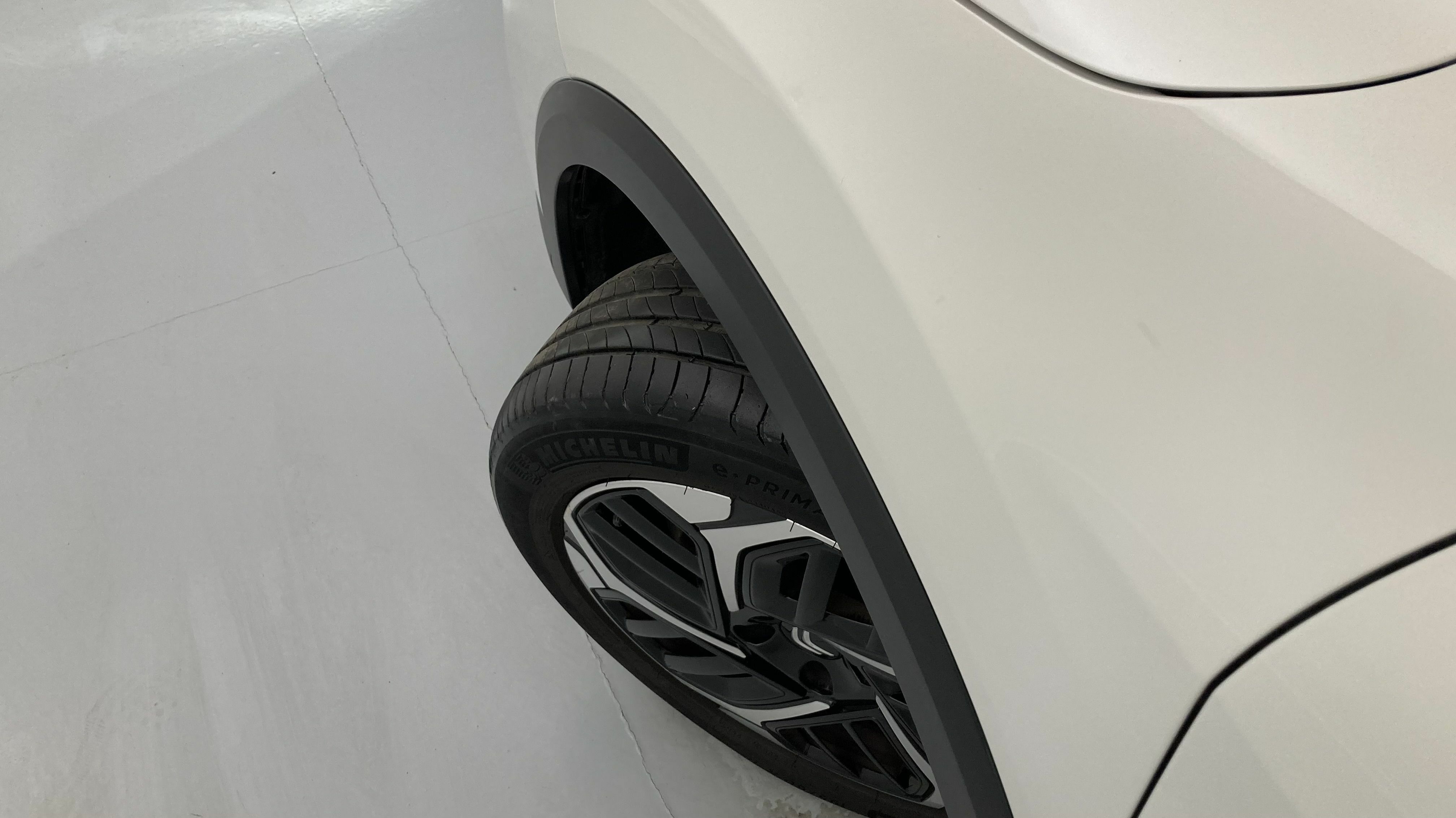 citroen c4 feel pack 1.2 PURETECH 130 2023 gris acero 28