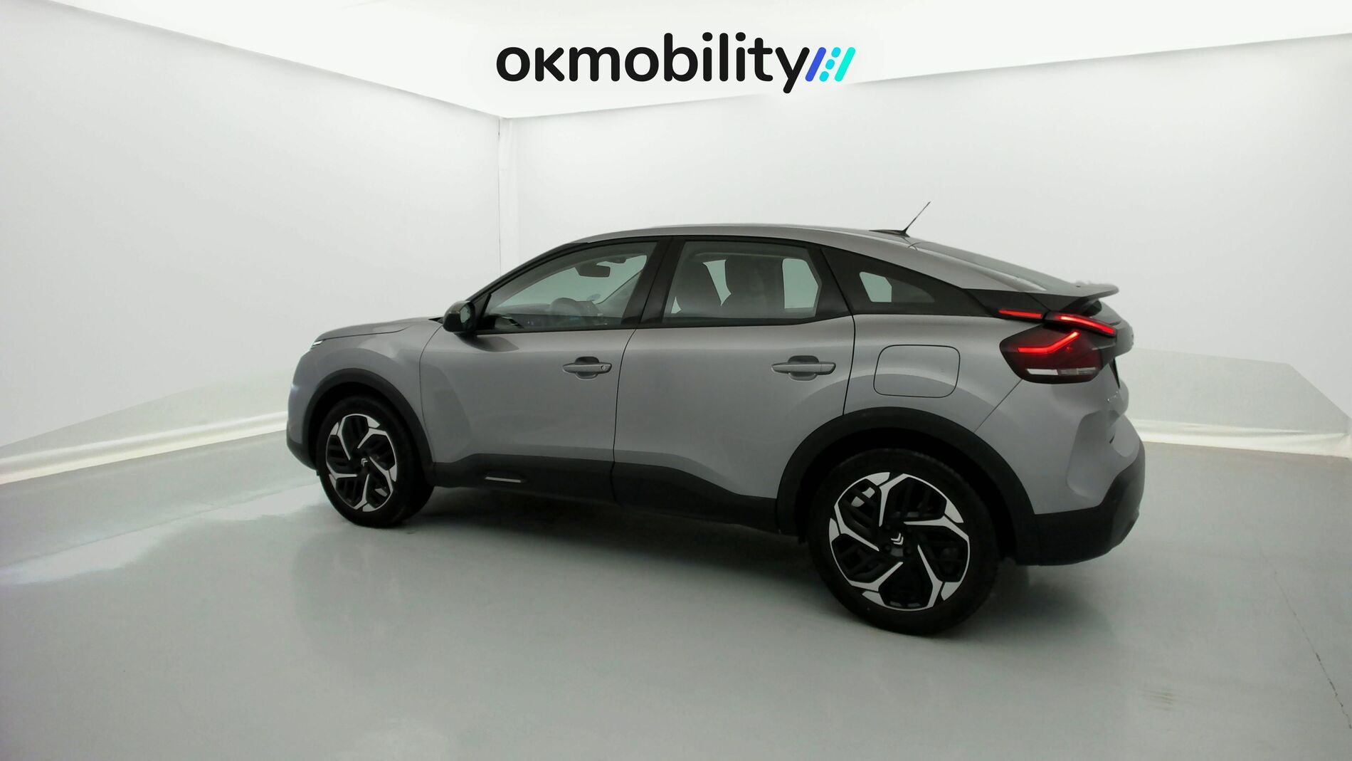 citroen c4 feel pack 1.2 PURETECH 130 2023 gris acero 8