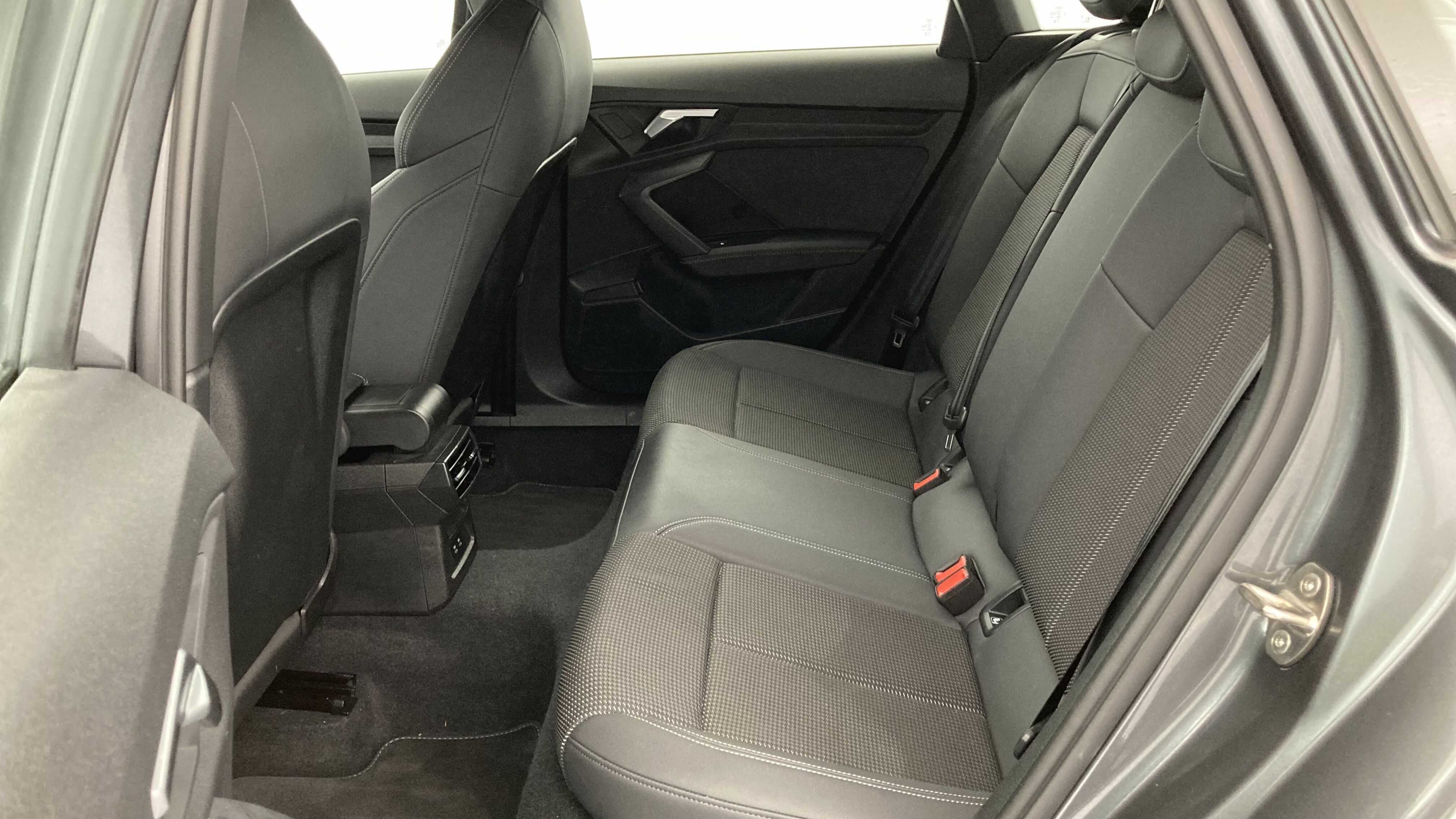 audi a3 sportback s line 35 TFSI 150 STRONIC 2024 daytonagrau perleff. 21