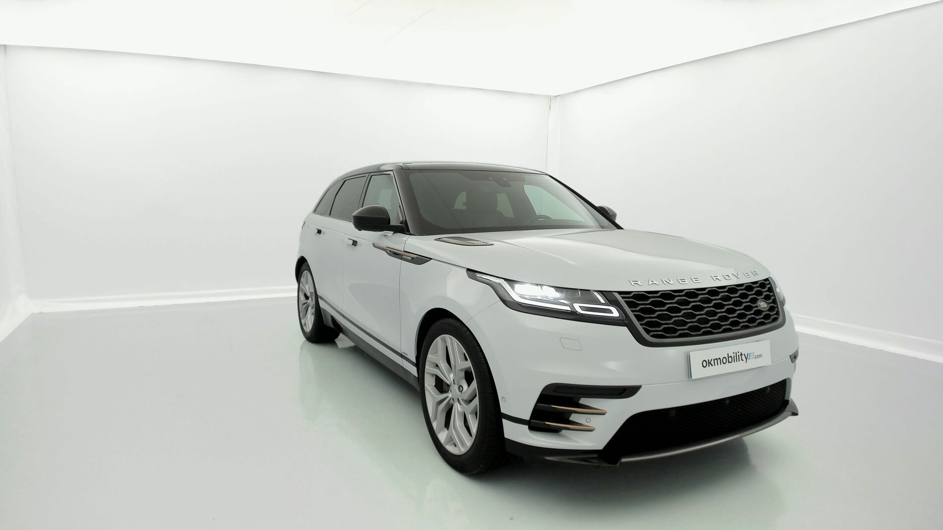 land rover range rover velar r-dynamic se 3.0D 275CV AUTO 2020 yulong white / narvik black 3
