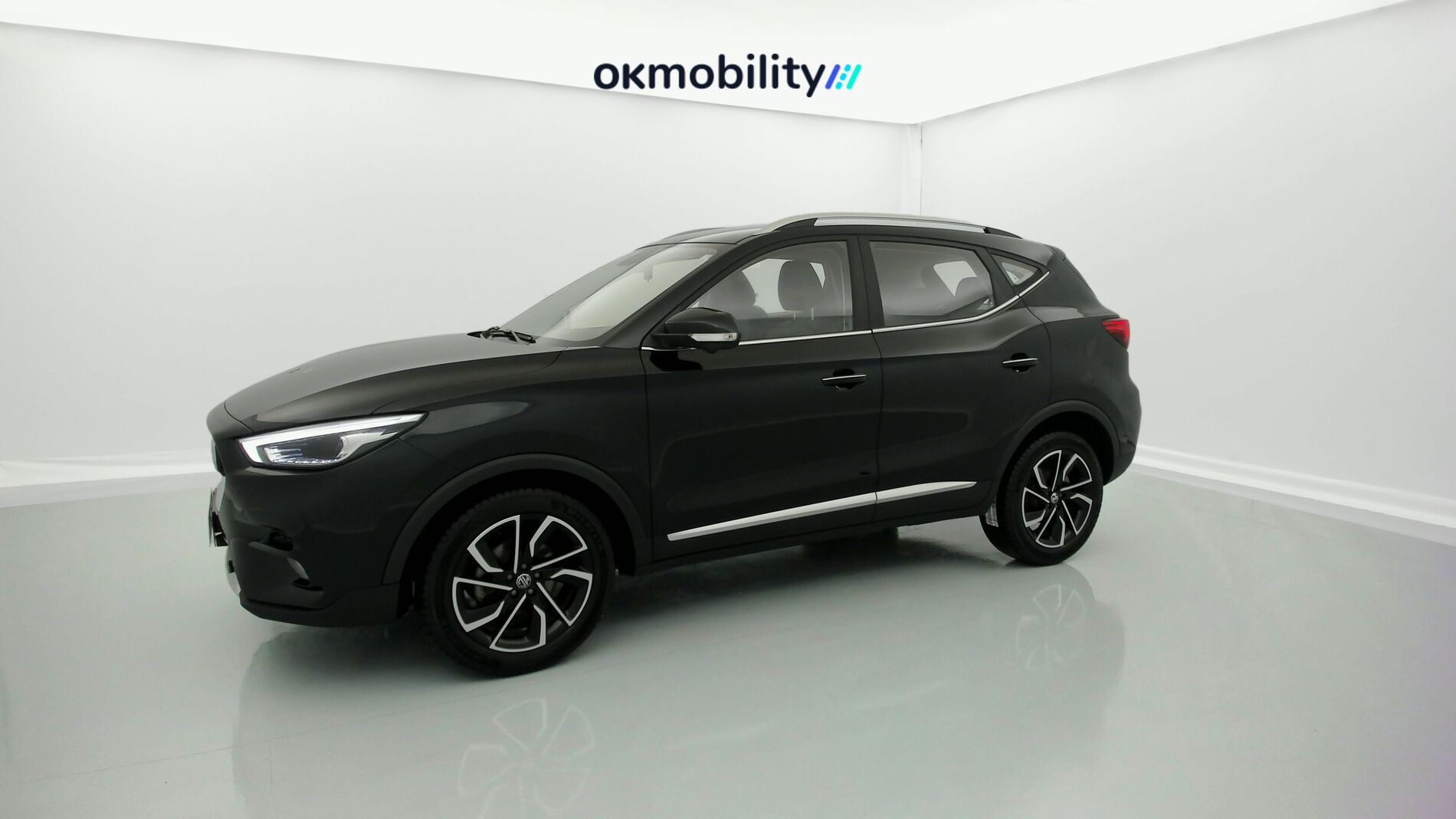 MG ZS 1.5L Hybrid+ Standard Pebble Black MY25.5 main image 1
