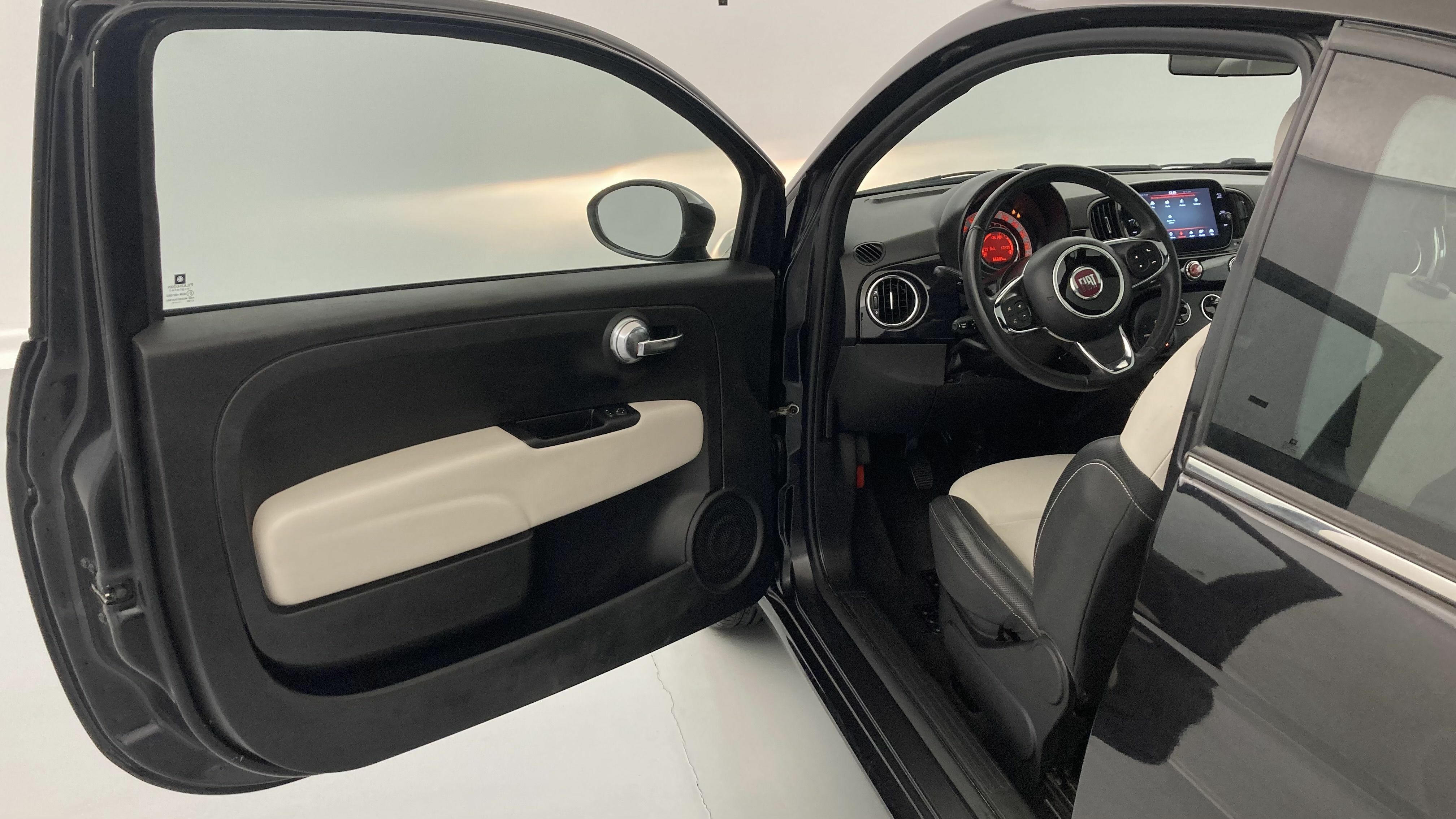 fiat 500 dolcevita 1.0 HYBRID 70 MHEV 2023 negro vesuvio 13
