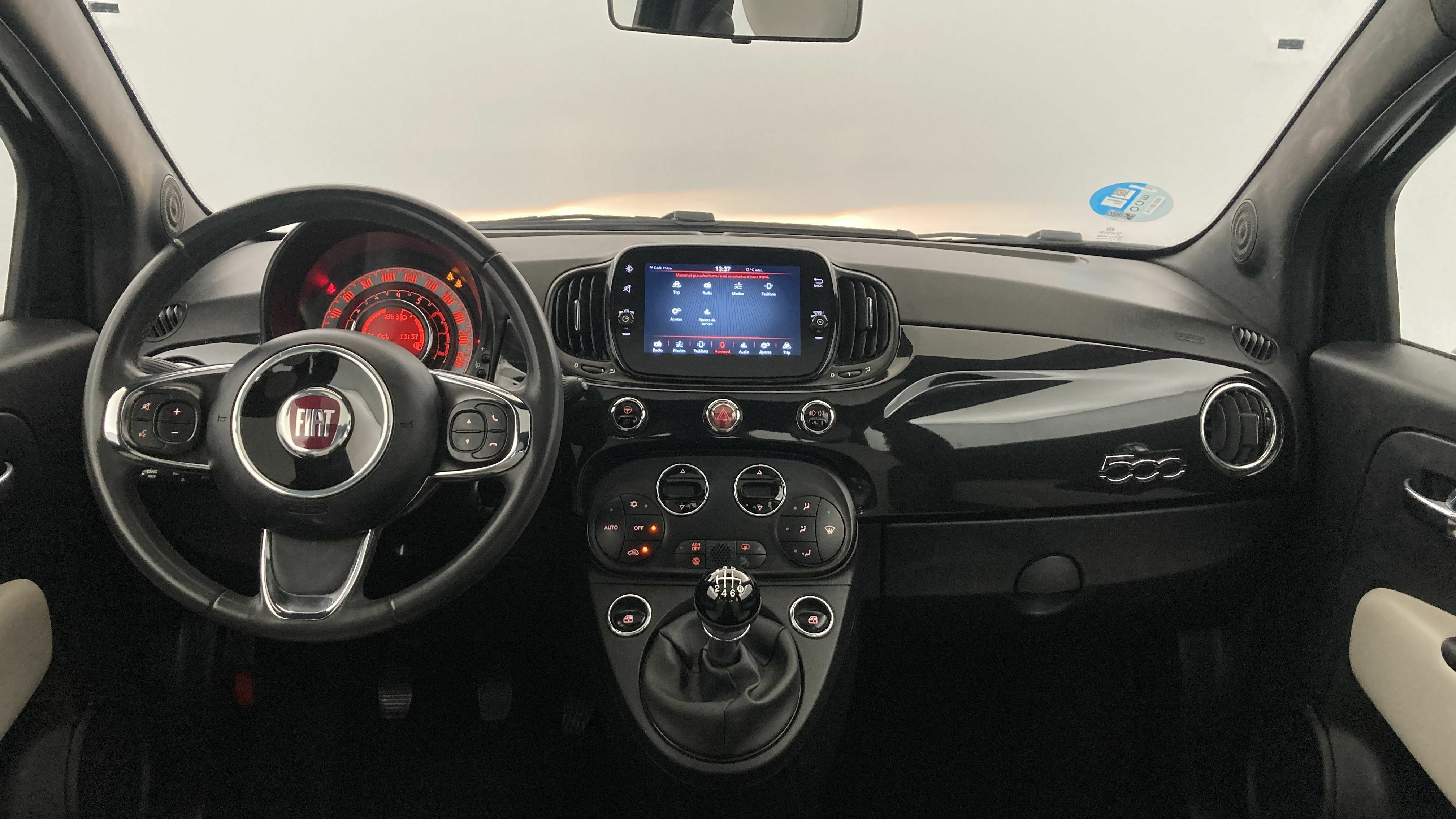 fiat 500 dolcevita 1.0 HYBRID 70 MHEV 2023 negro vesuvio 16