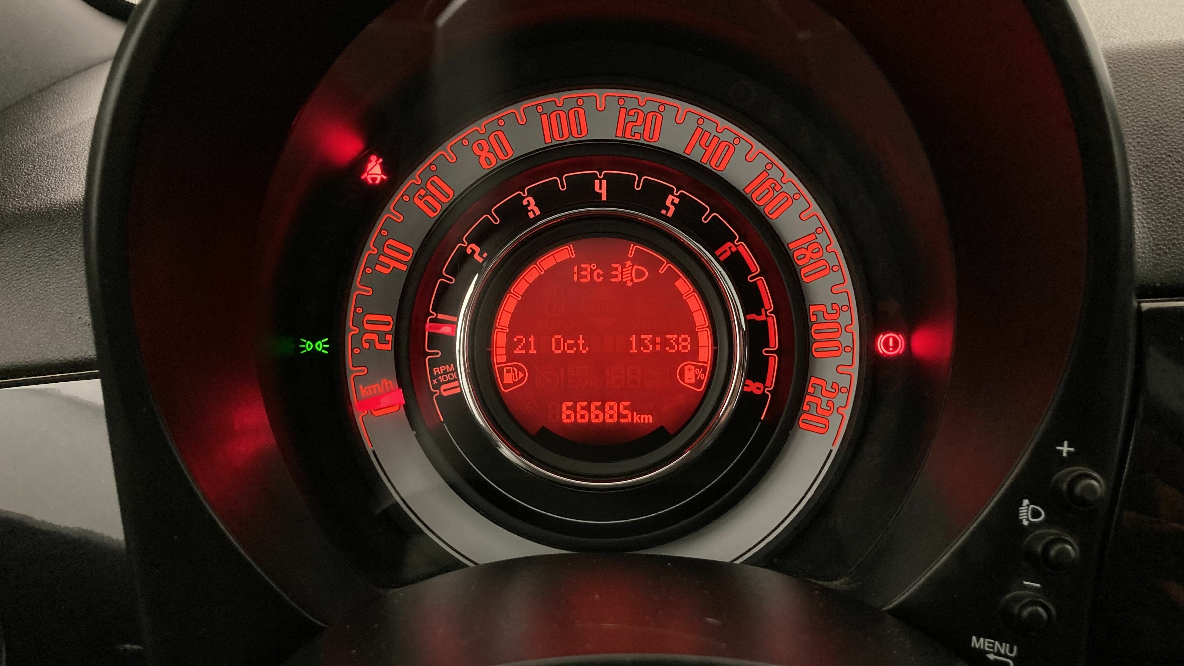 fiat 500 dolcevita 1.0 HYBRID 70 MHEV 2023 negro vesuvio 18