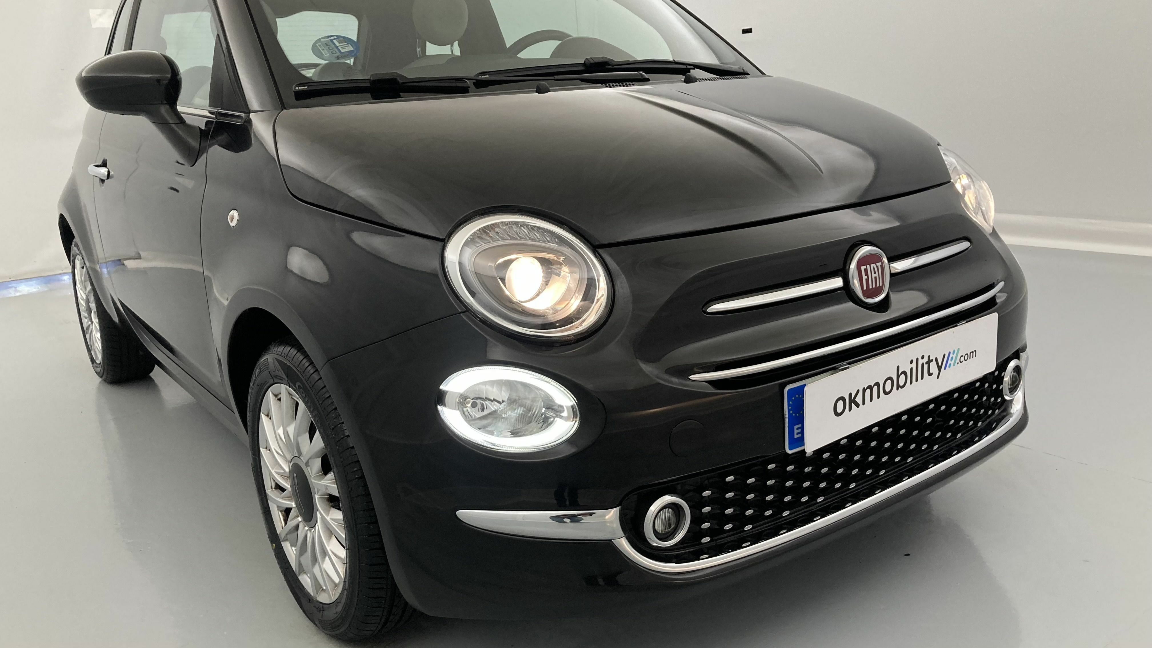 fiat 500 dolcevita 1.0 HYBRID 70 MHEV 2023 negro vesuvio 29