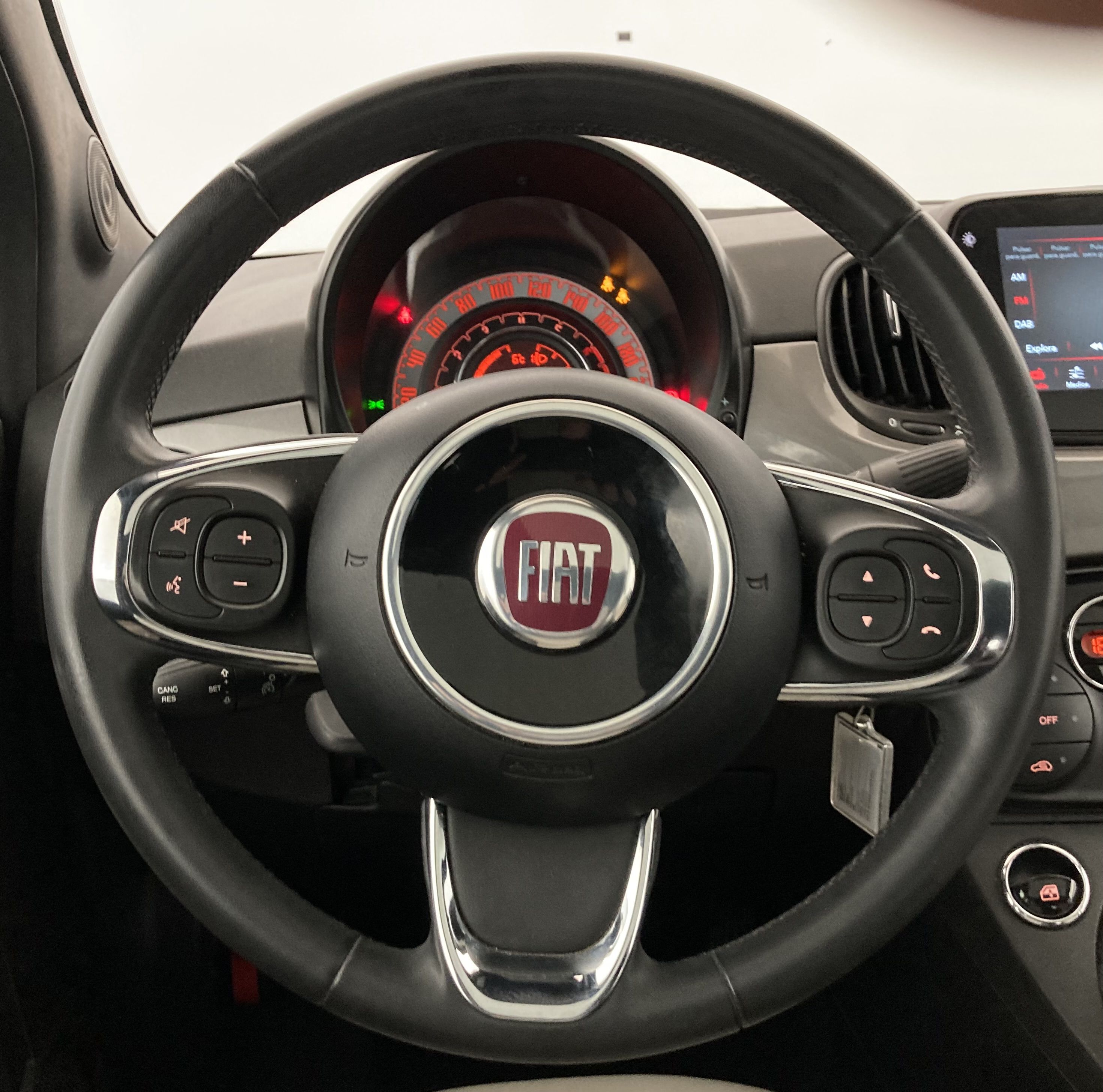 fiat 500 dolcevita 1.0 HYBRID 70 MHEV 2023 gris pompei 21