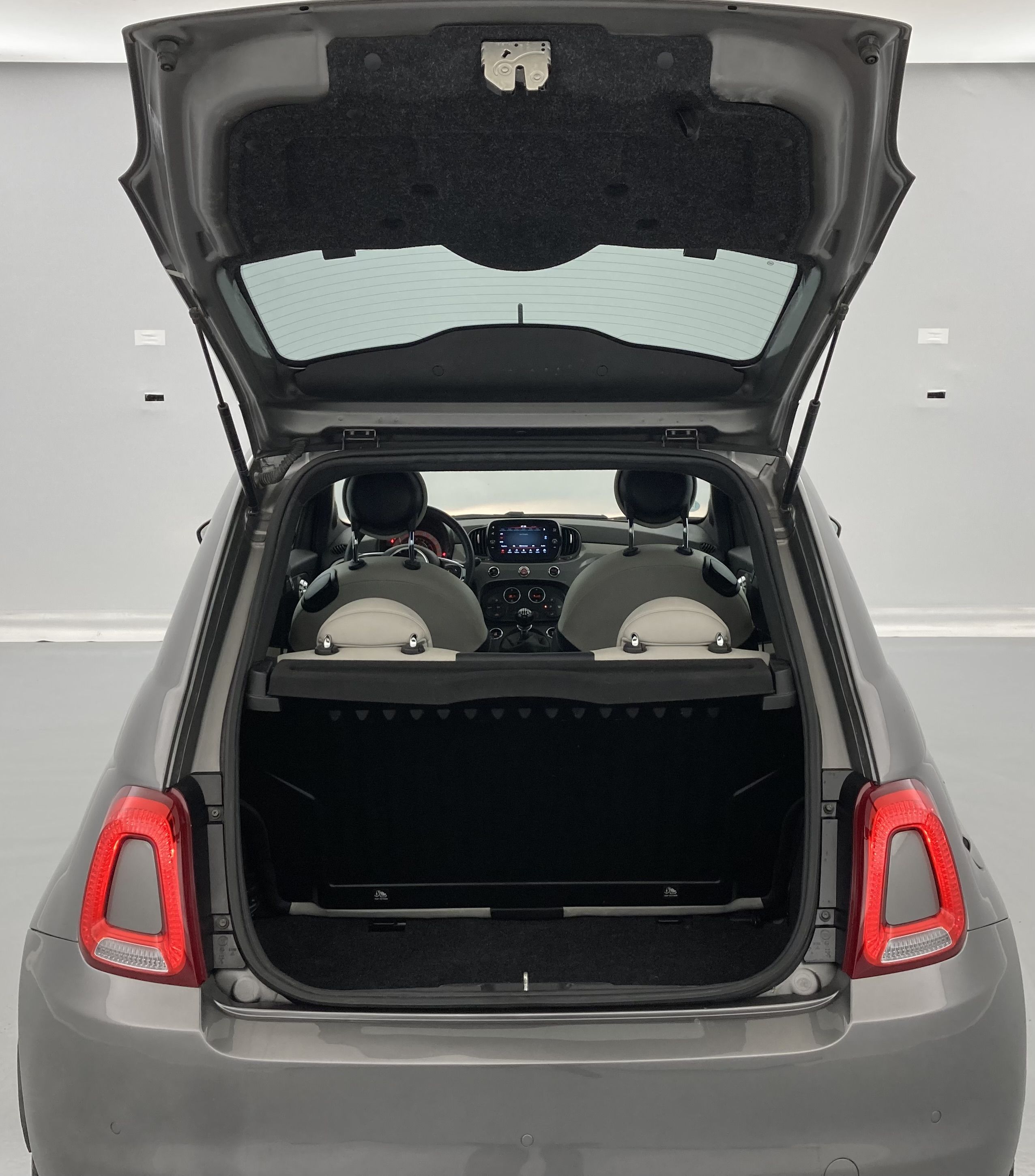 fiat 500 dolcevita 1.0 HYBRID 70 MHEV 2023 gris pompei 23