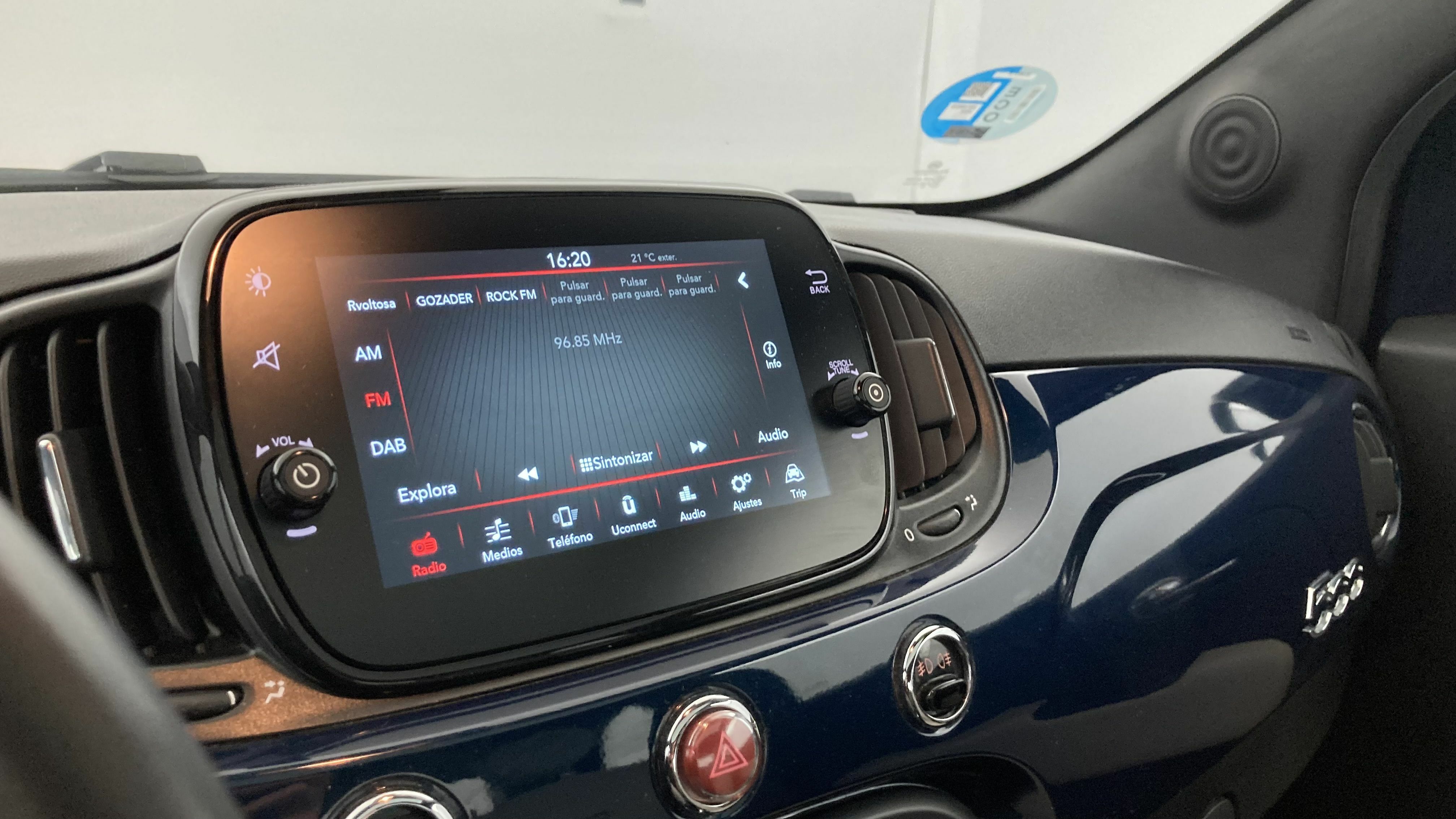 fiat 500 dolcevita 1.0 HYBRID 70 MHEV 2023 azul di pinto di blu 18