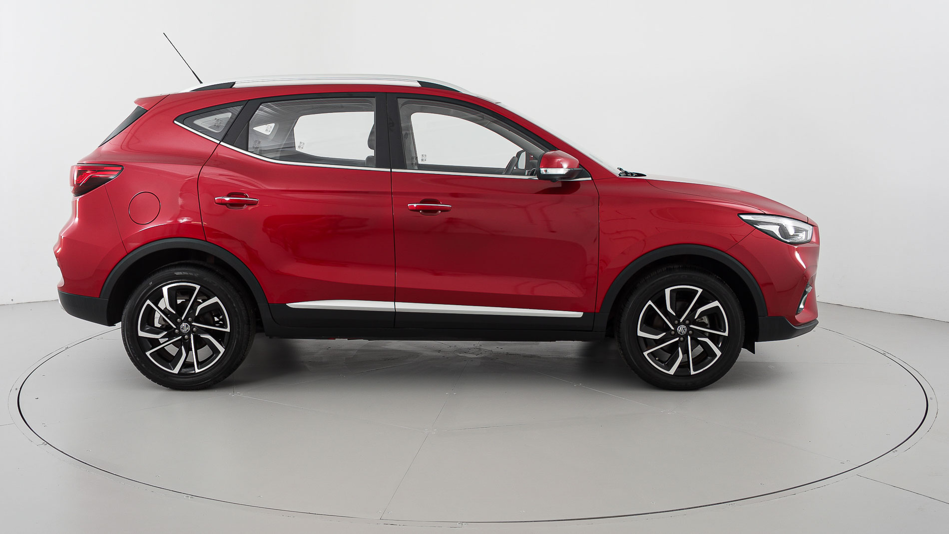 mg zs luxury 1.5 VTI-TECH 106 2024 diamond red 11