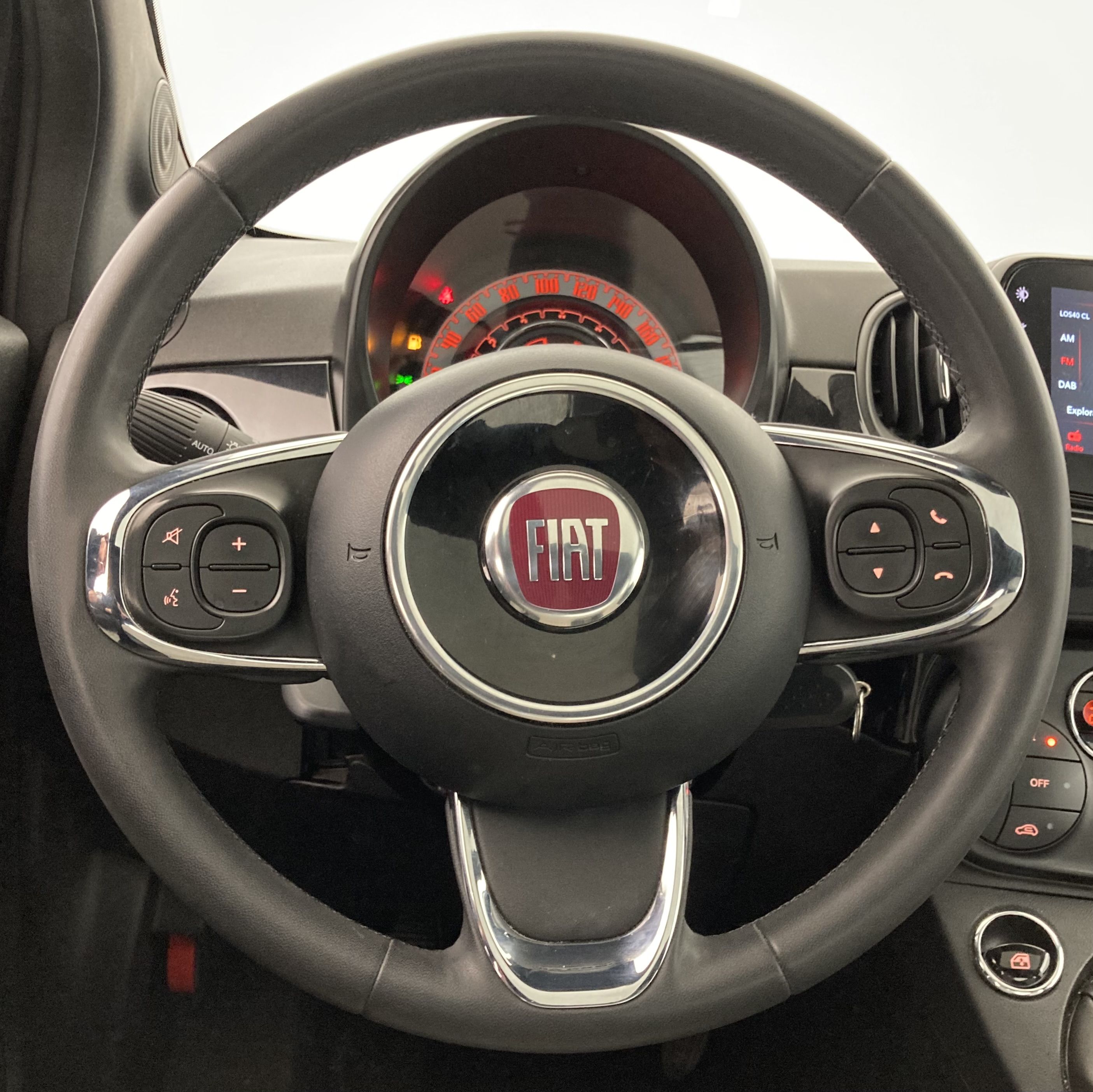 fiat 500 dolcevita 1.0 HYBRID 70 MHEV 2023 negro vesuvio 22