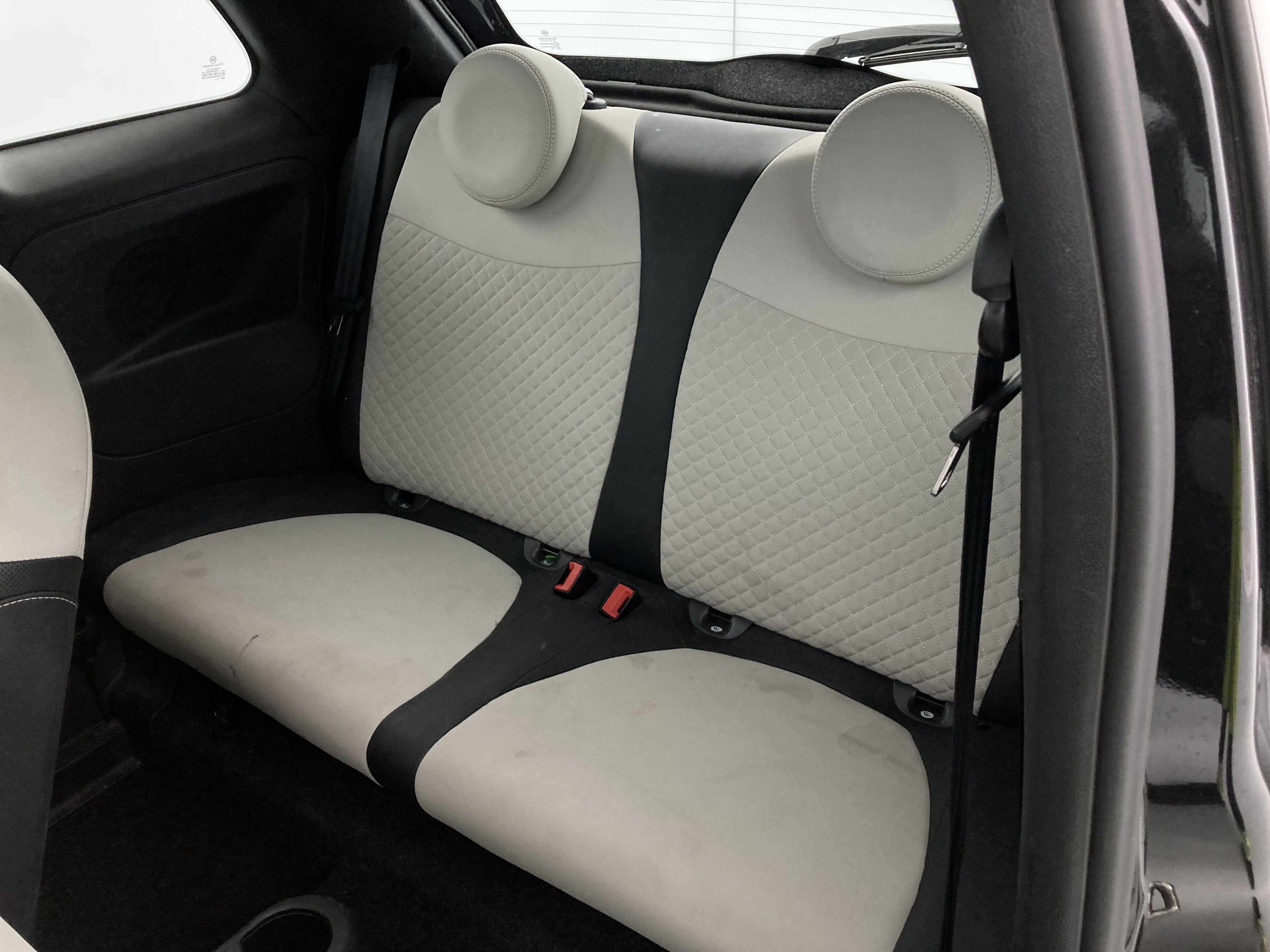 fiat 500 dolcevita 1.0 HYBRID 70 MHEV 2023 negro vesuvio 23