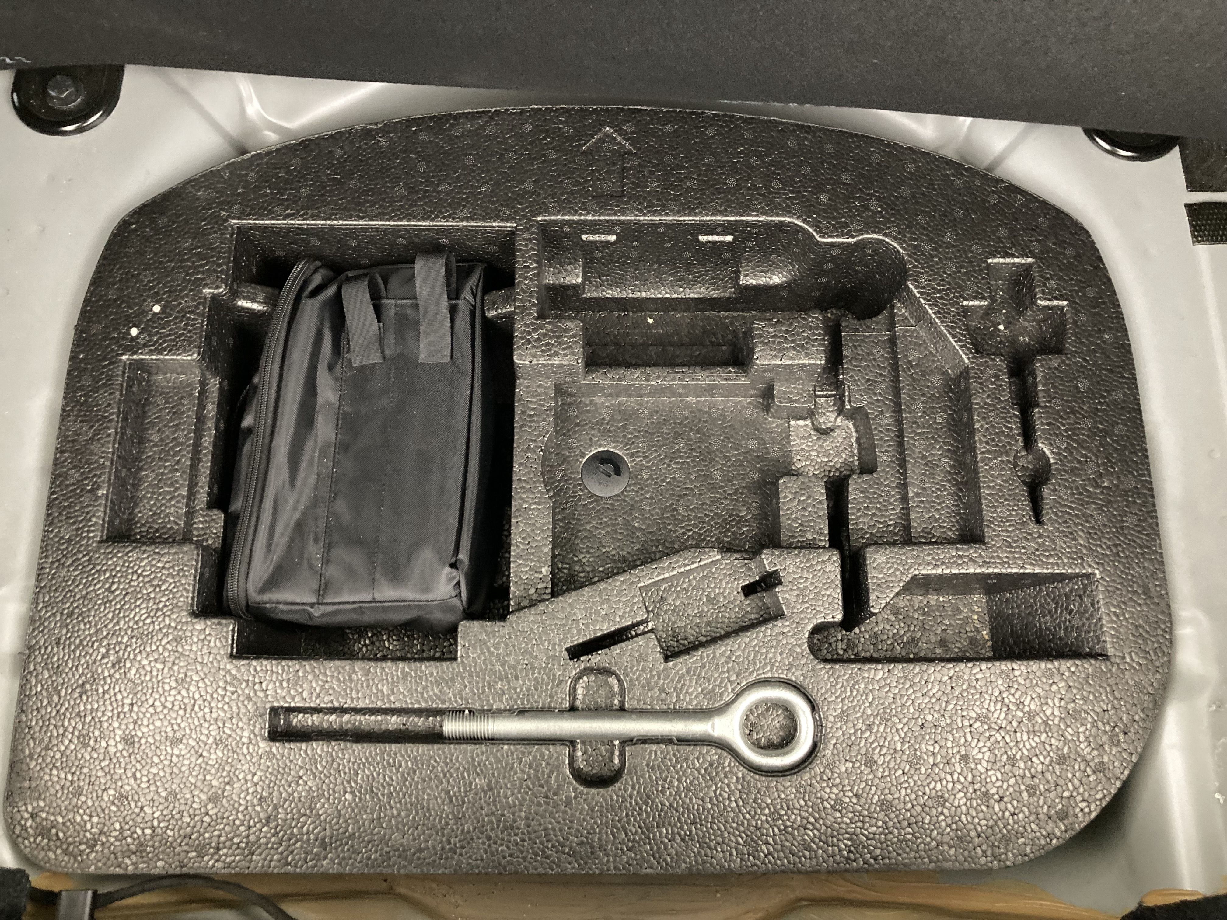 fiat 500 dolcevita 1.0 HYBRID 70 MHEV 2023 negro vesuvio 26