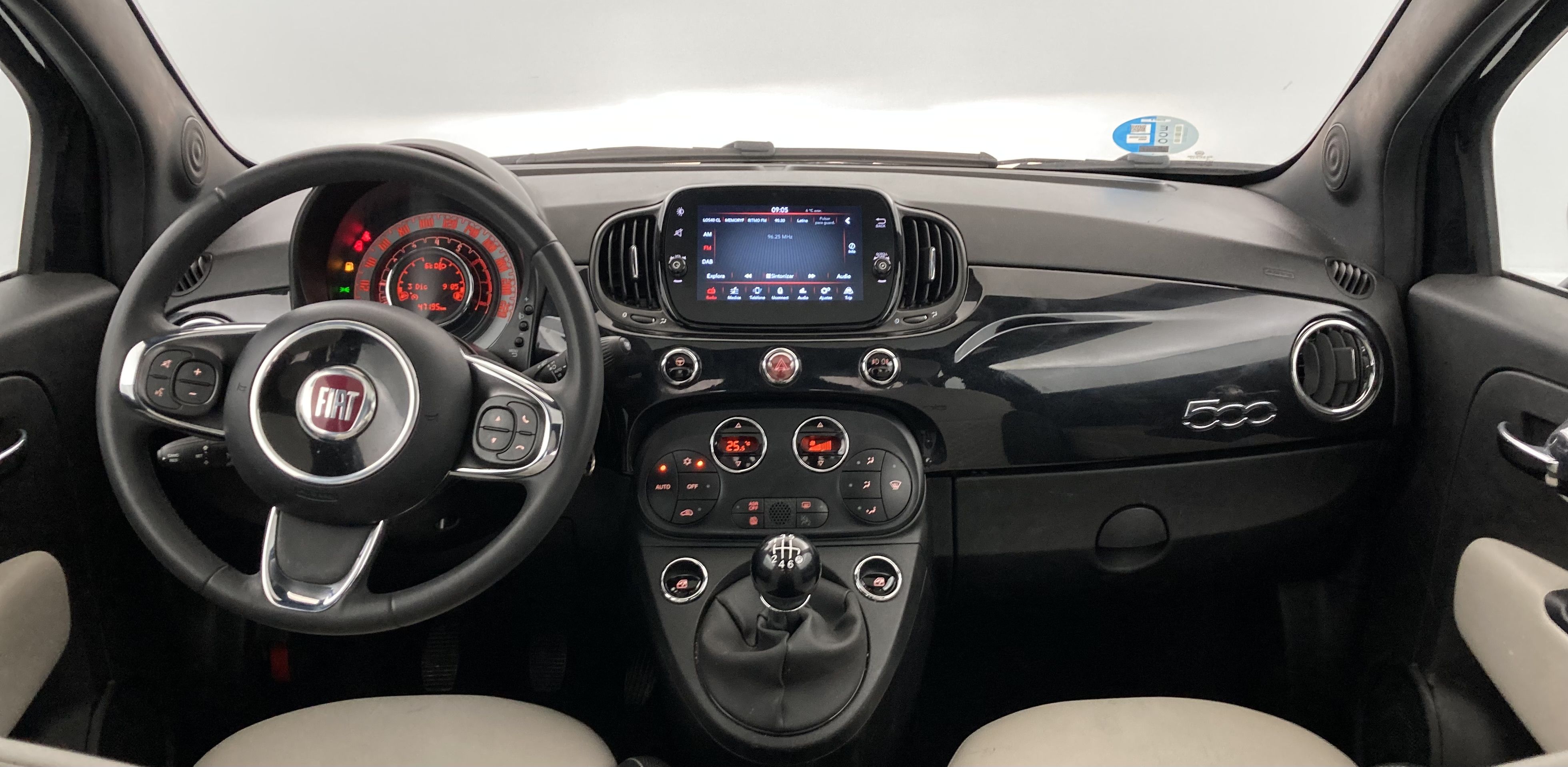 fiat 500 dolcevita 1.0 HYBRID 70 MHEV 2023 negro vesuvio 31