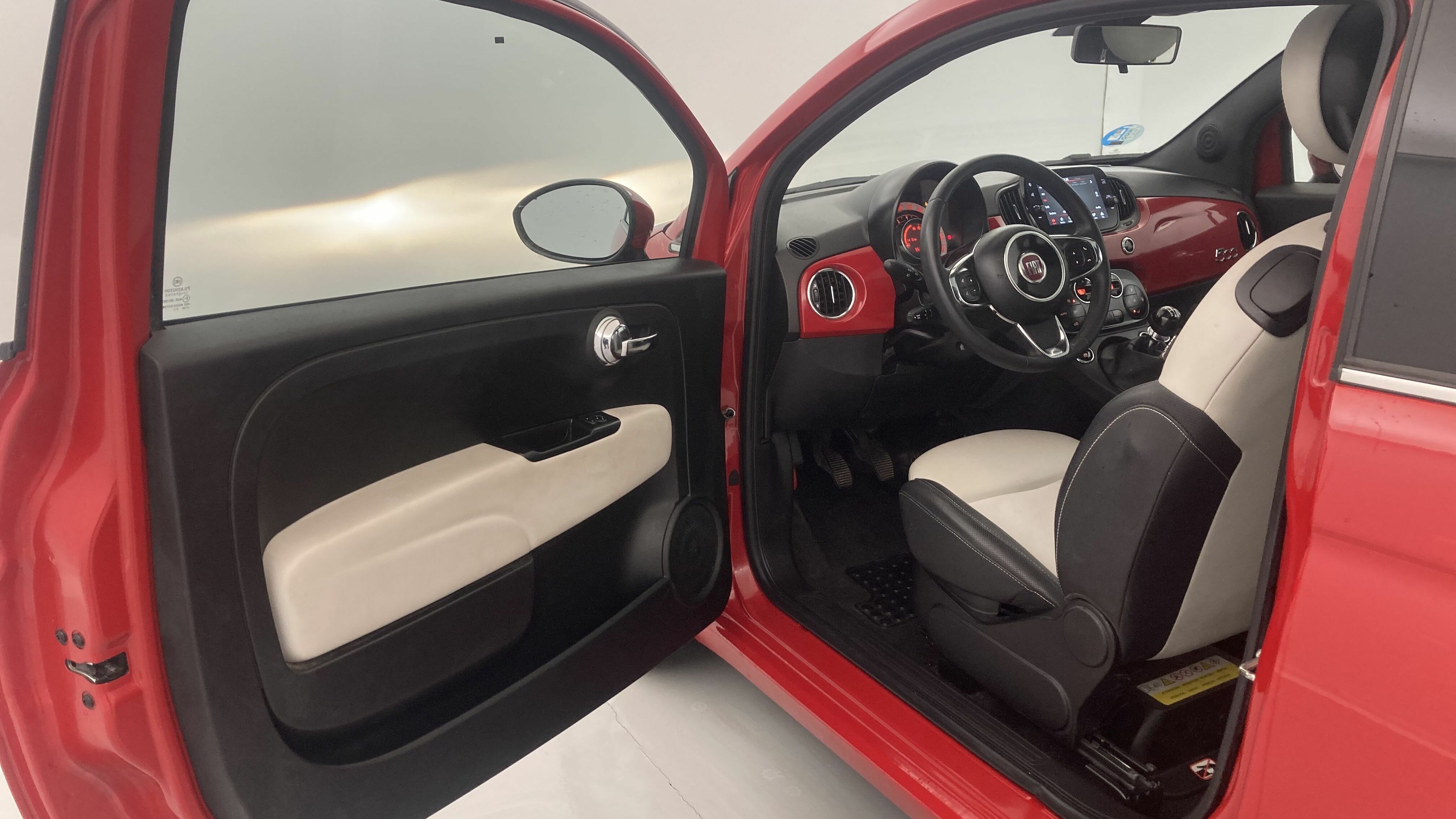 fiat 500 dolcevita 1.0 HYBRID 70 MHEV 2023 rojo passione 7