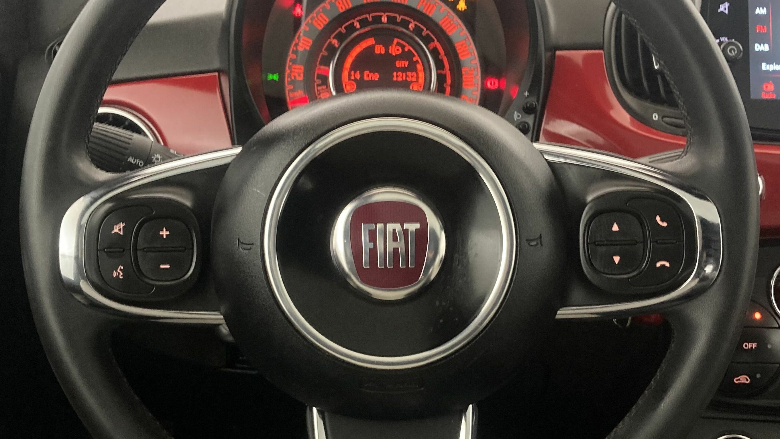 fiat 500 dolcevita 1.0 HYBRID 70 MHEV 2023 rojo passione 11