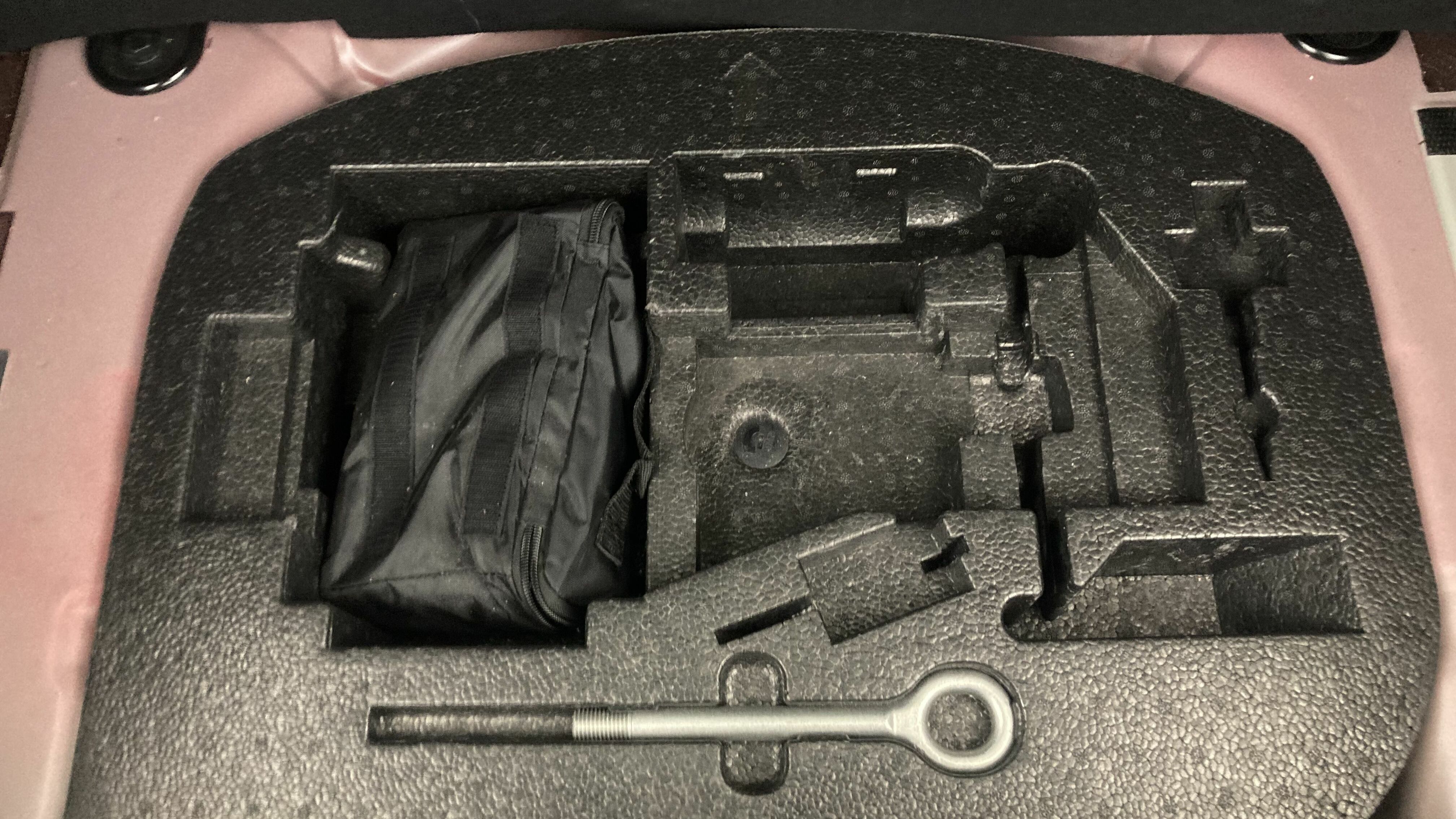 fiat 500 dolcevita 1.0 HYBRID 70 MHEV 2023 rojo passione 17