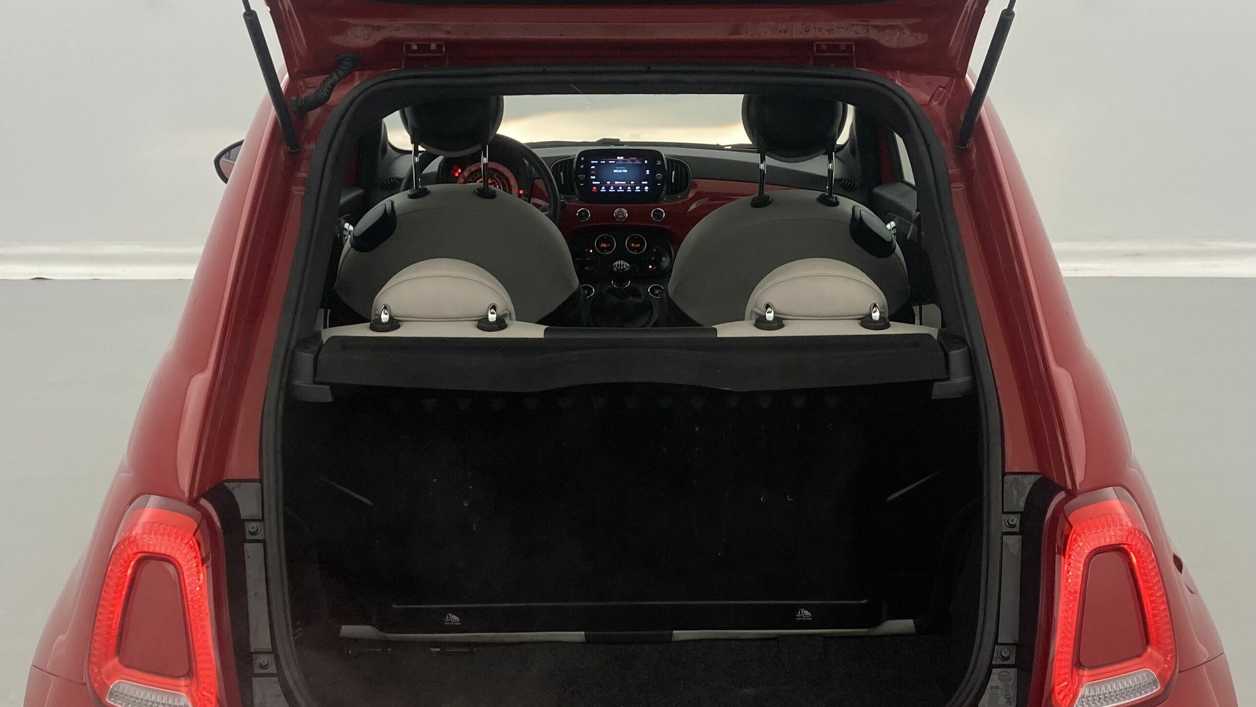 fiat 500 dolcevita 1.0 HYBRID 70 MHEV 2023 rojo passione 18