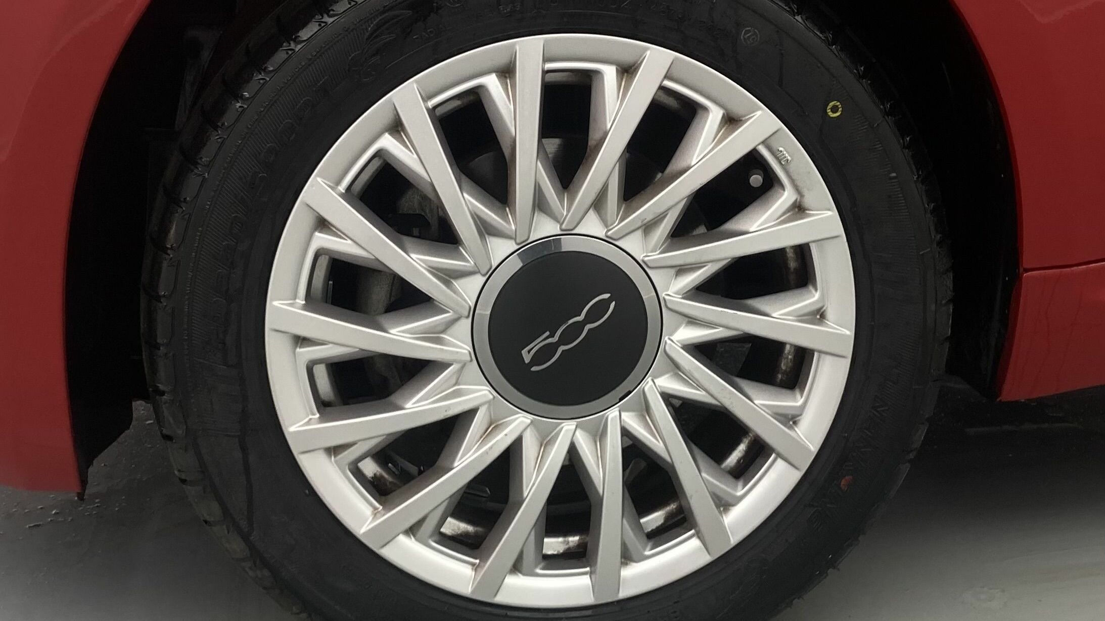 fiat 500 dolcevita 1.0 HYBRID 70 MHEV 2023 rojo passione 21