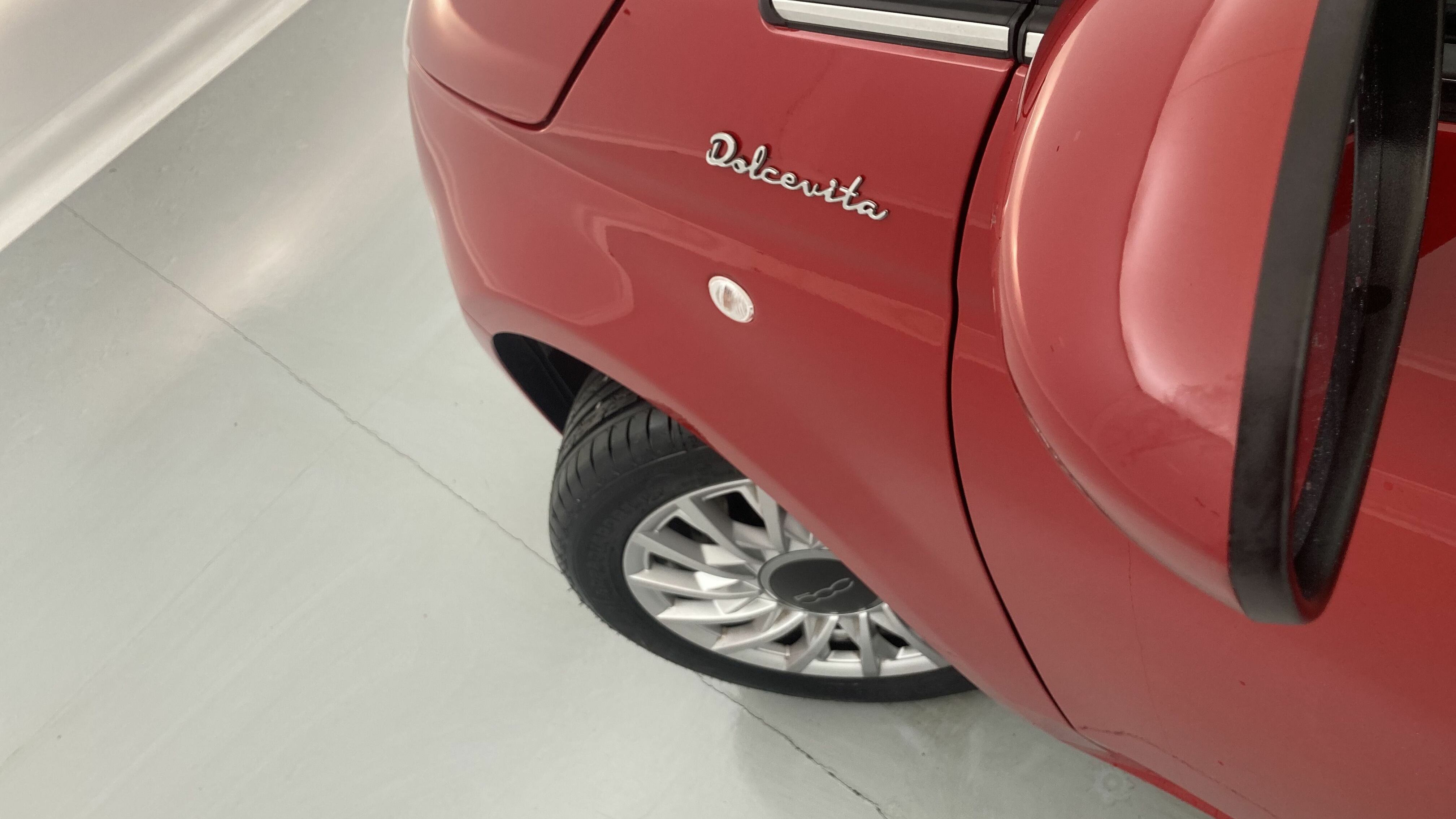fiat 500 dolcevita 1.0 HYBRID 70 MHEV 2023 rojo passione 22