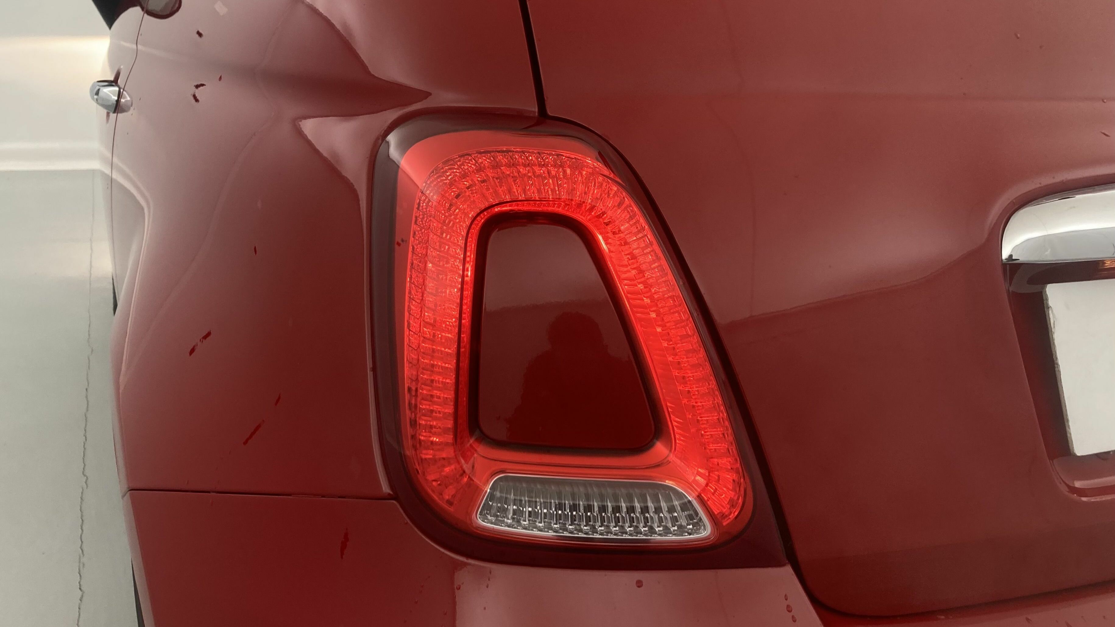 fiat 500 dolcevita 1.0 HYBRID 70 MHEV 2023 rojo passione 24