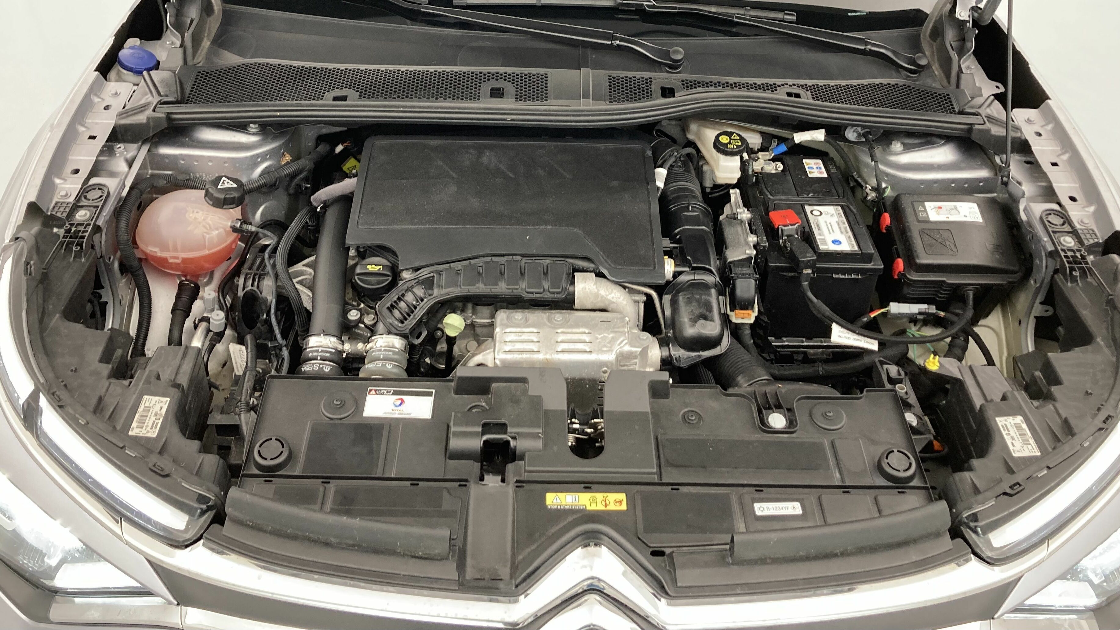 citroen c4 feel pack 1.2 PURETECH 130 2023 gris acero 24