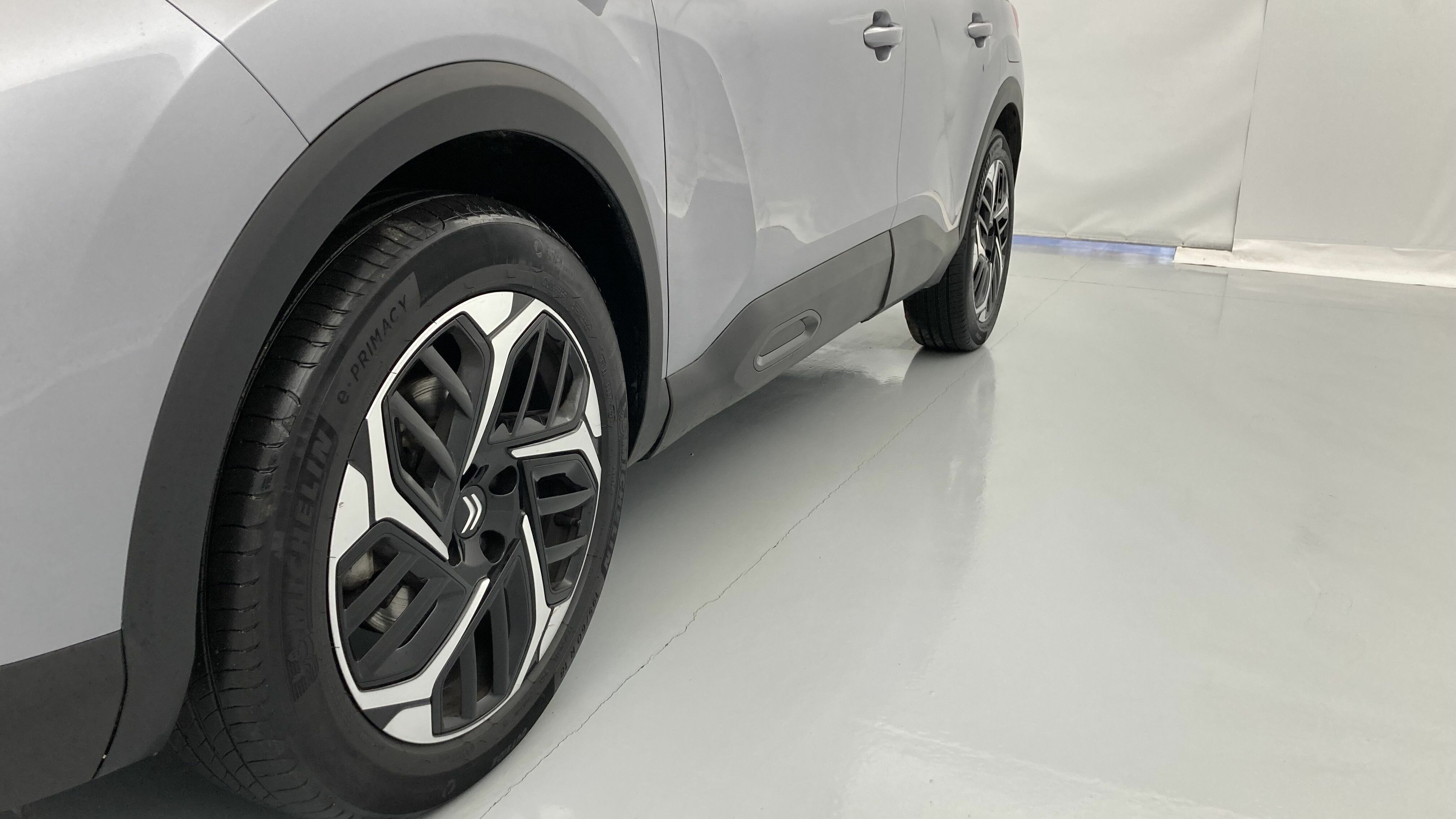 citroen c4 feel pack 1.2 PURETECH 130 2023 gris acero 25