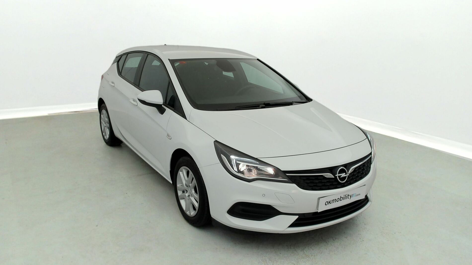 opel astra edition 1.2 110 2020 white 3