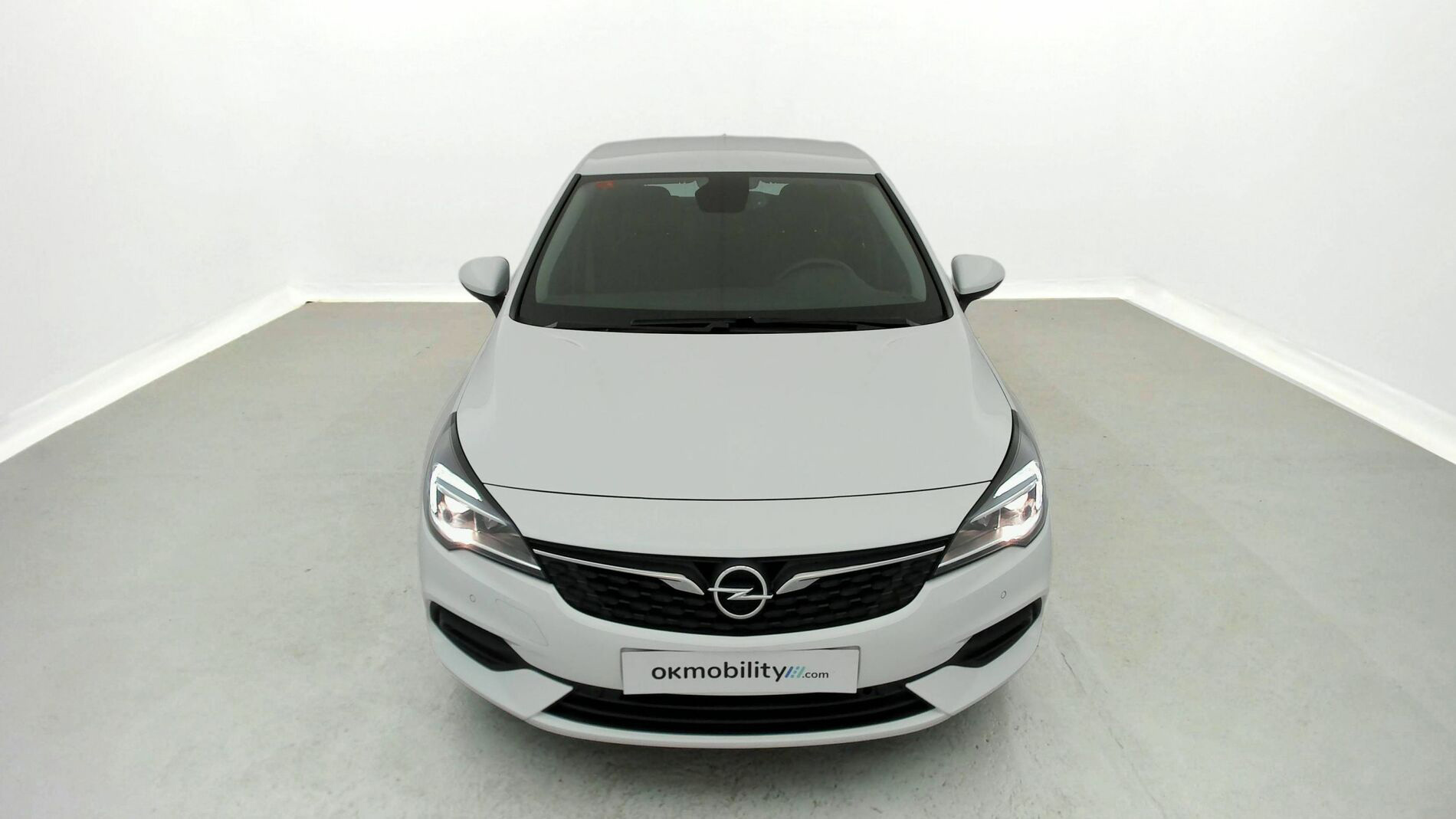 opel astra edition 1.2 110 2020 white 4