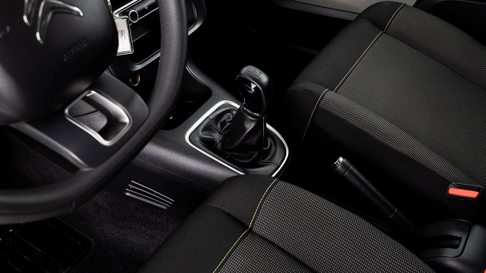 citroen c3 origin max 1.2 PURETECH 83 2024 blanco banquise / negro 17