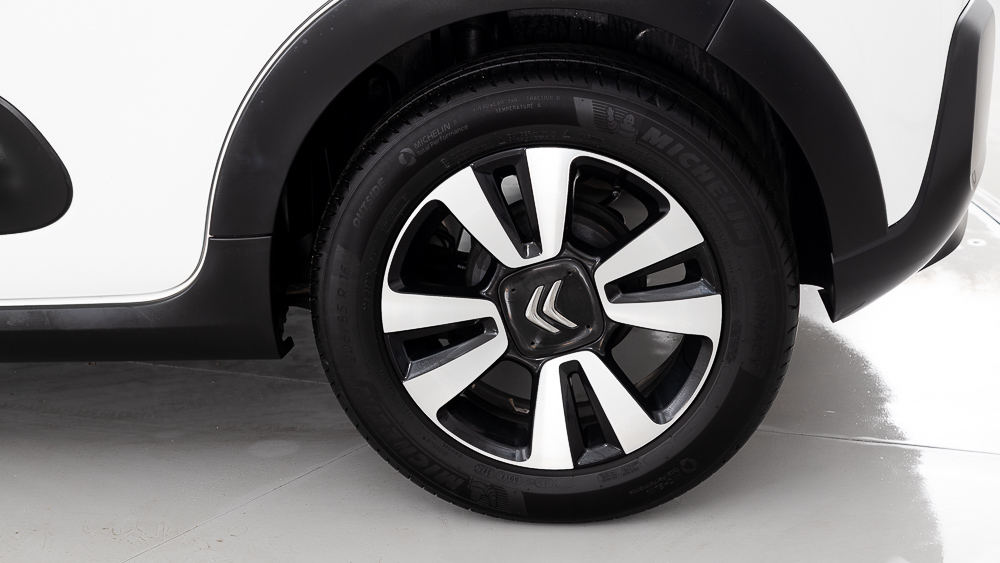 citroen c3 origin max 1.2 PURETECH 83 2024 blanco banquise / negro 22