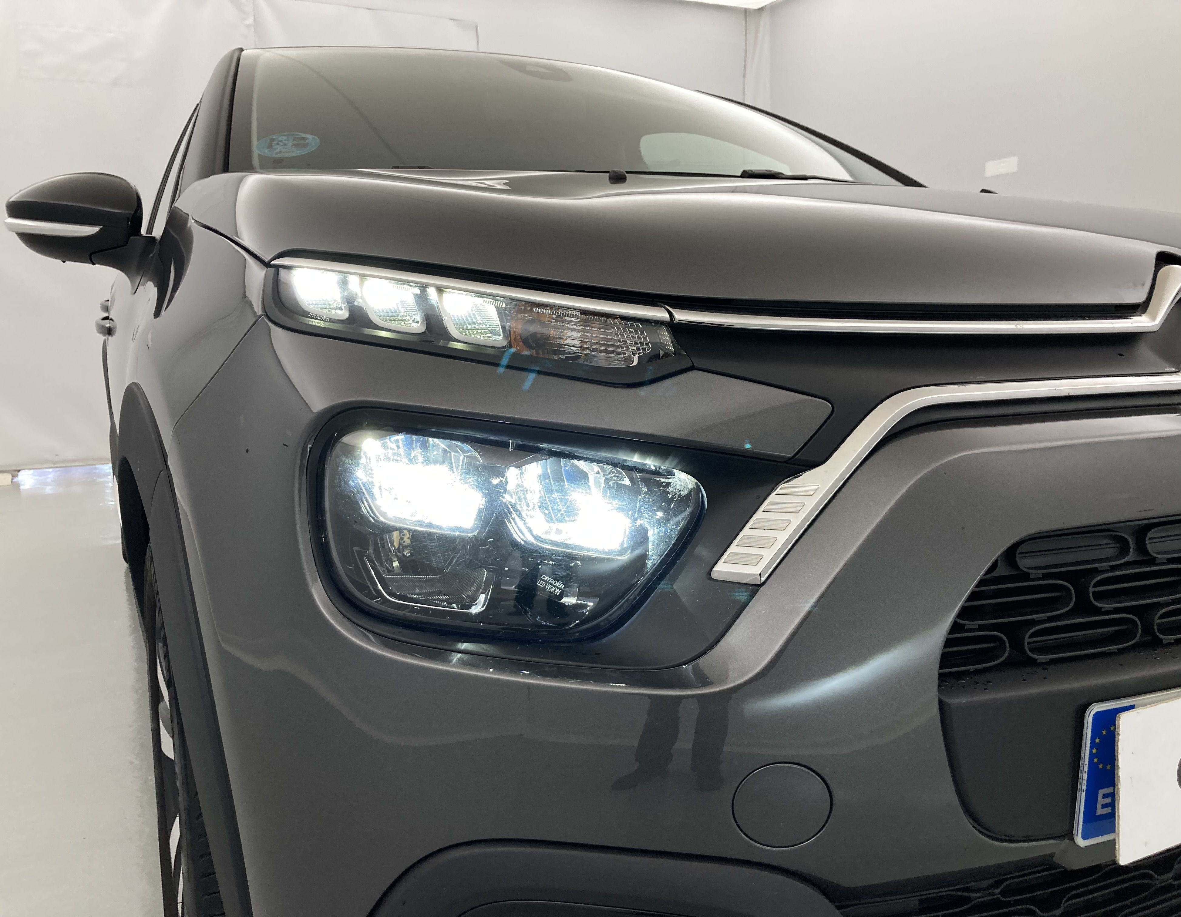 citroen c3 origin max 1.2 PURETECH 83 2024 gris platino / negro 14