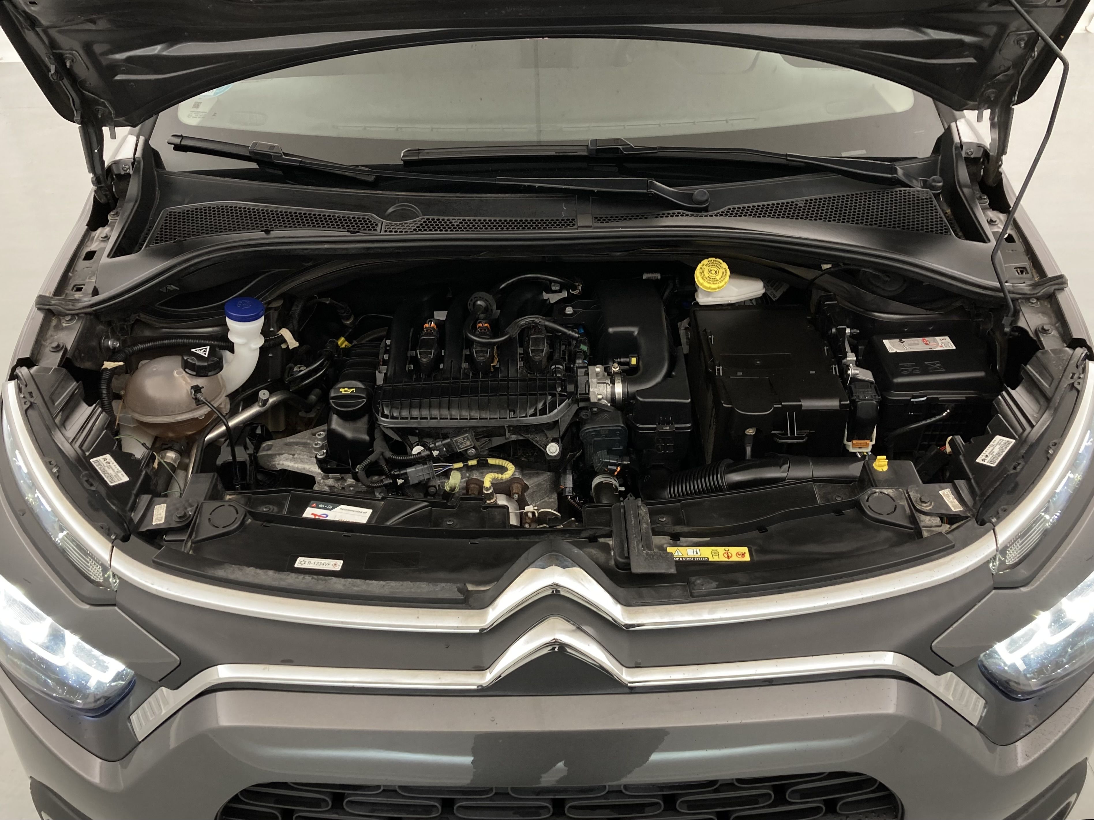 citroen c3 origin max 1.2 PURETECH 83 2024 gris platino / negro 23