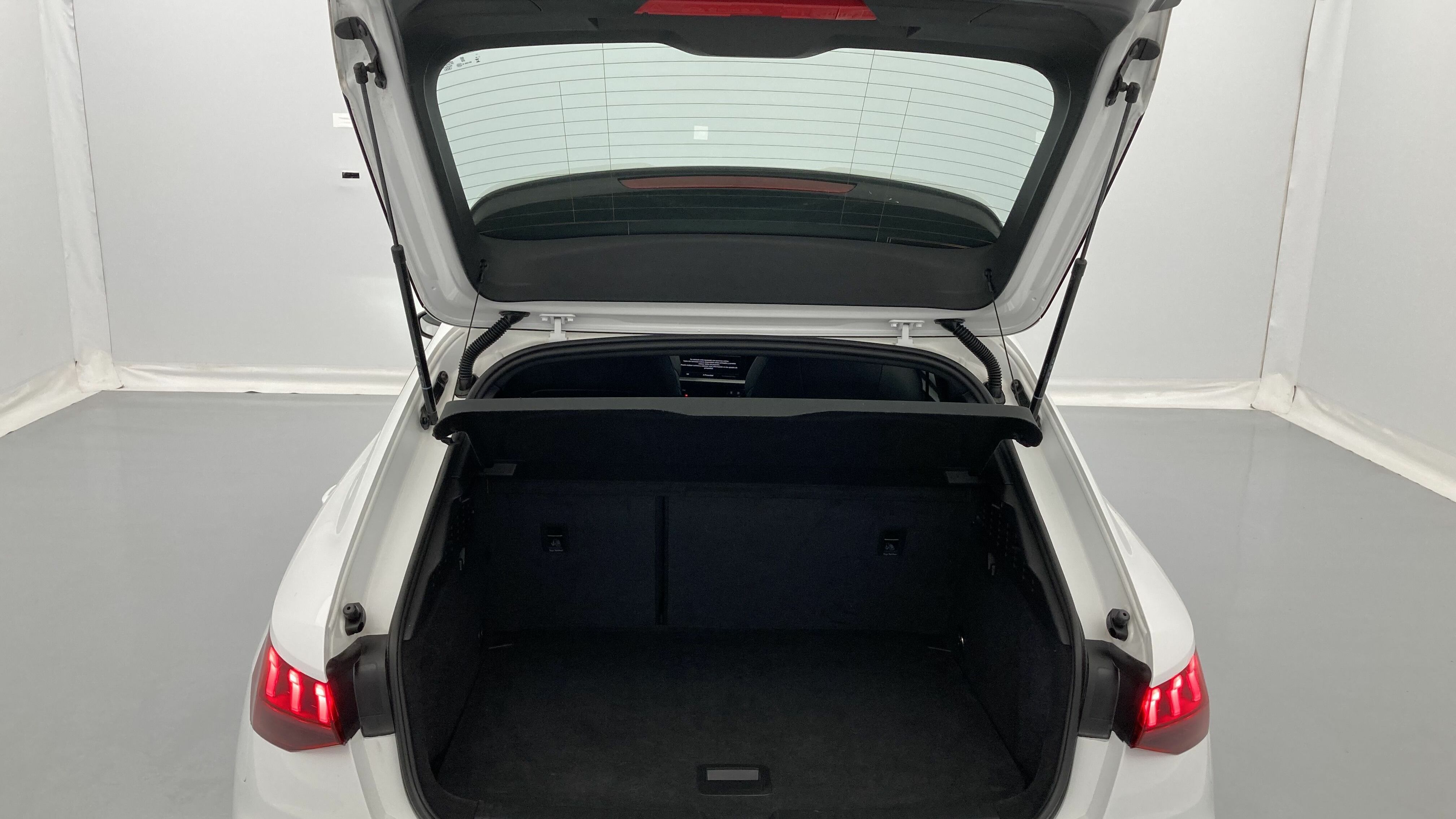 audi a3 sportback s line 35 TFSI 150 STRONIC 2023 ibis weiss 24