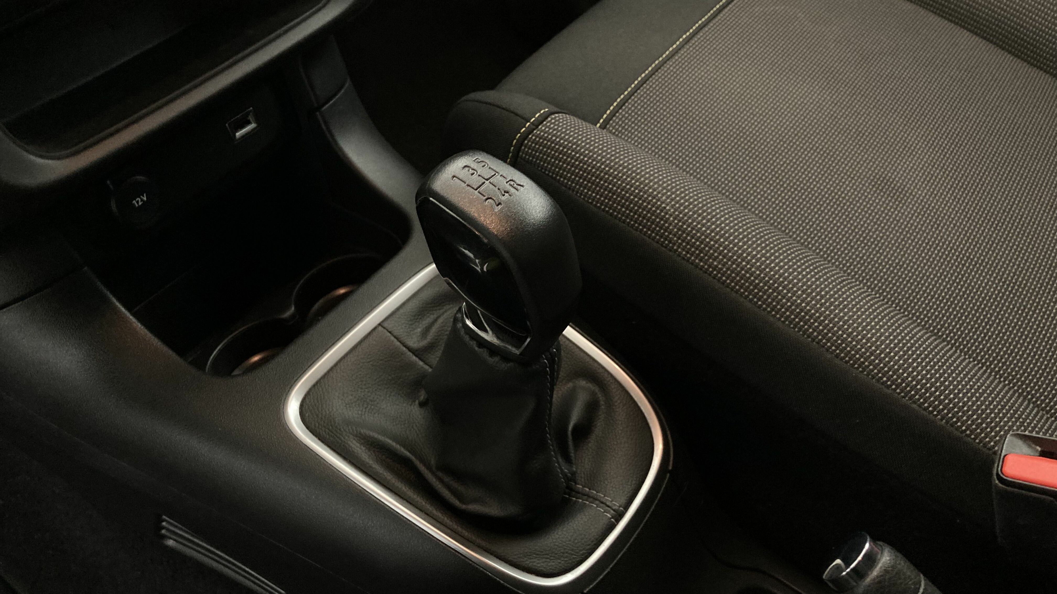 citroen c3 origin max 1.2 PURETECH 83 2024 gris acero / negro 19