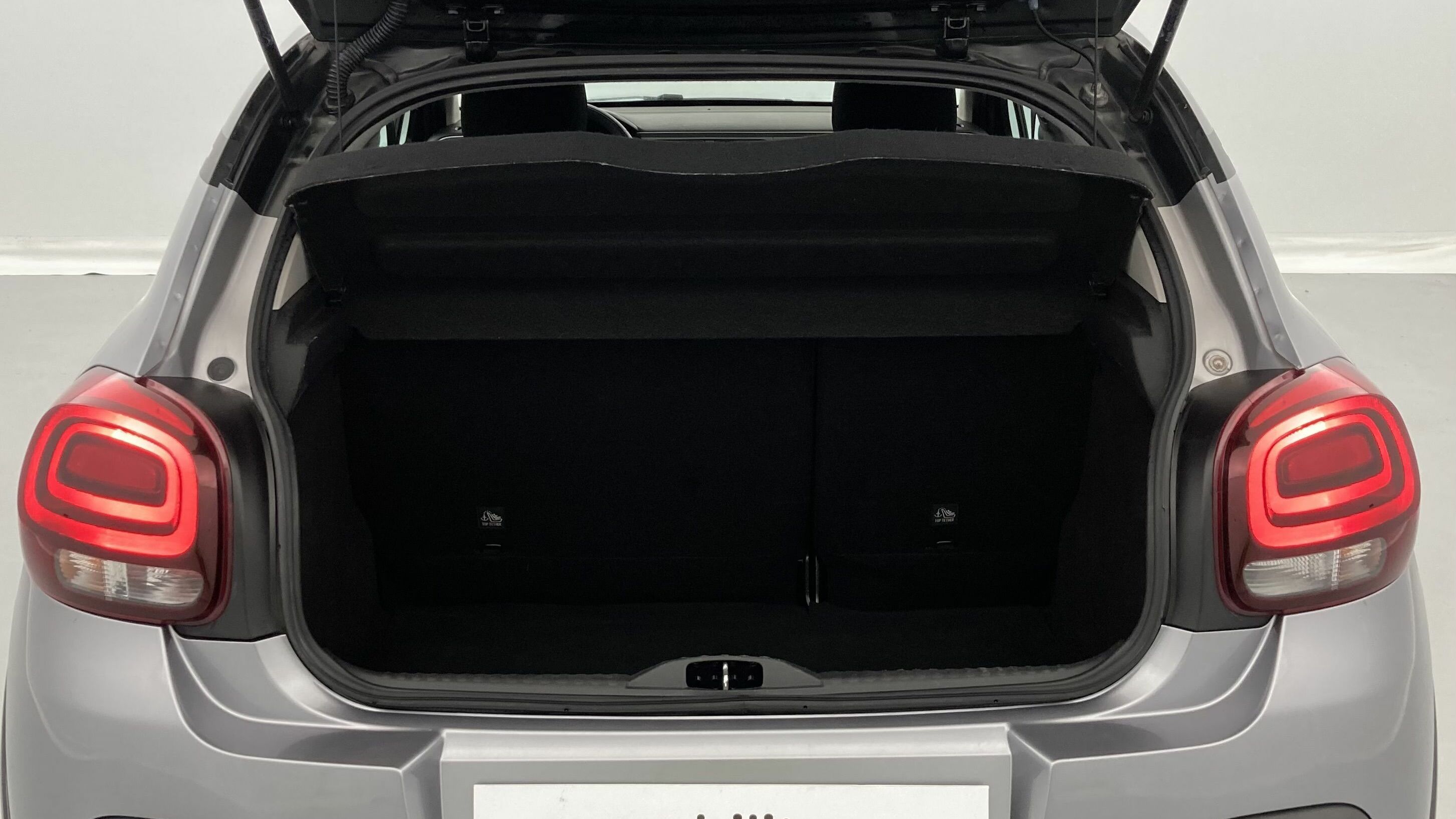 citroen c3 origin max 1.2 PURETECH 83 2024 gris acero / negro 23