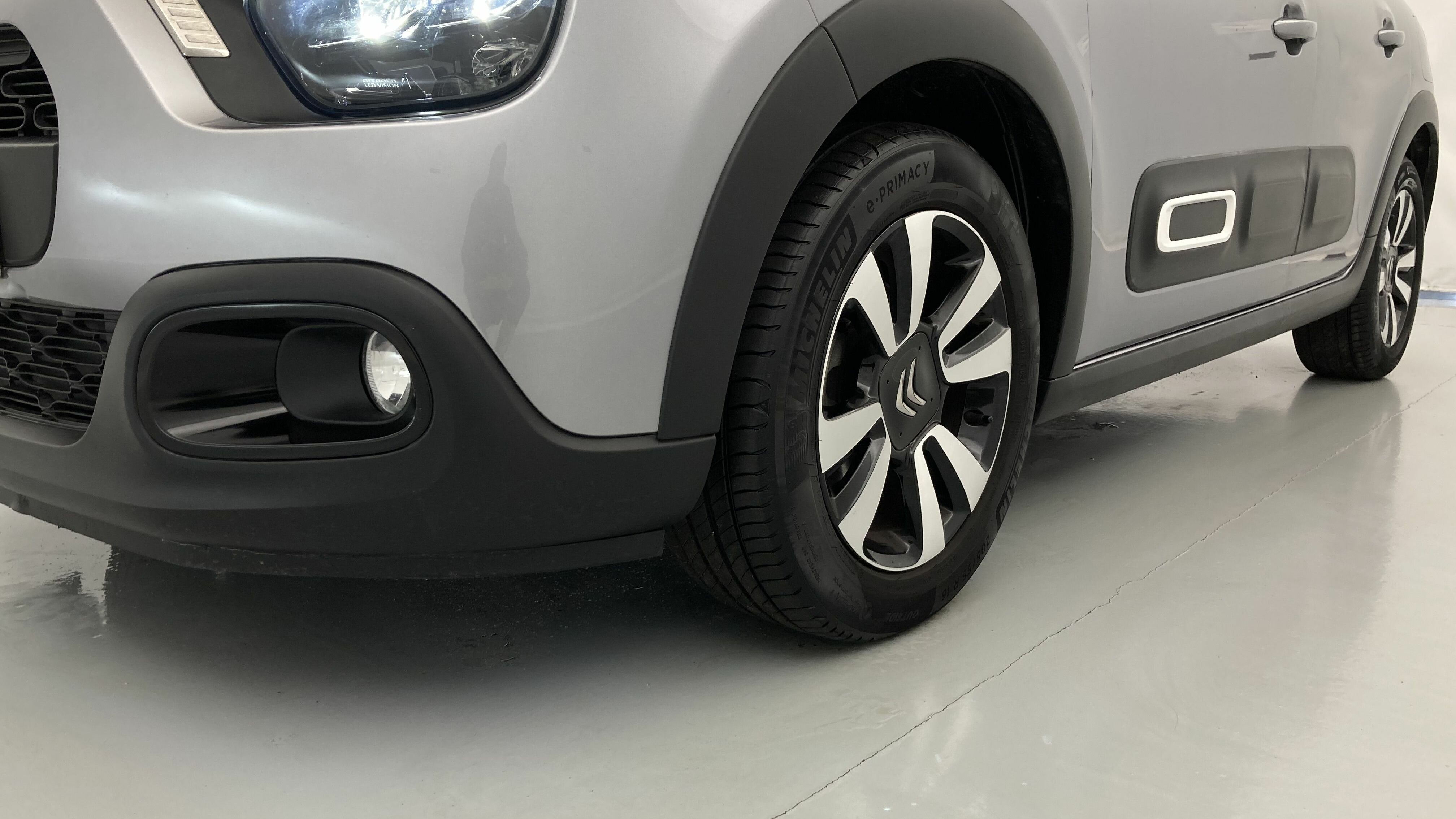 citroen c3 origin max 1.2 PURETECH 83 2024 gris acero / negro 25